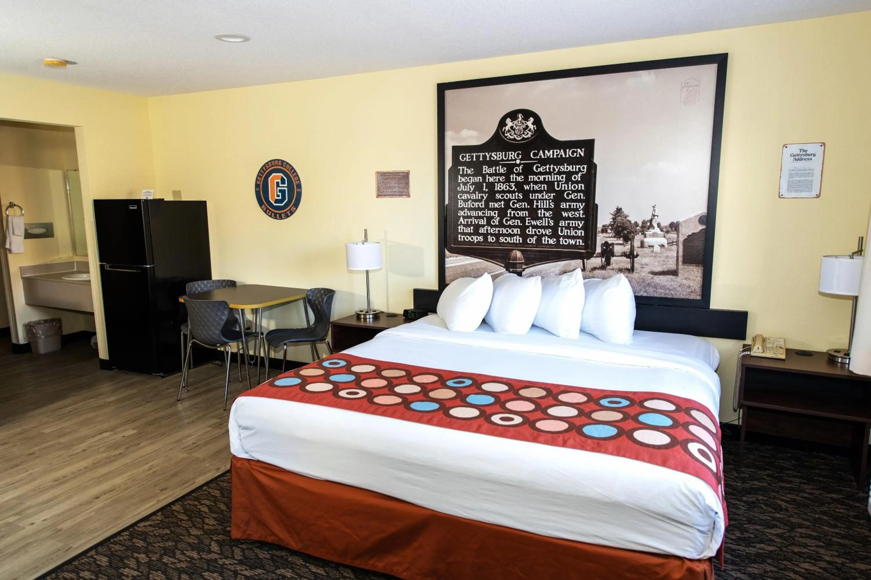 Bed in Super 8 by Wyndham Gettysburg