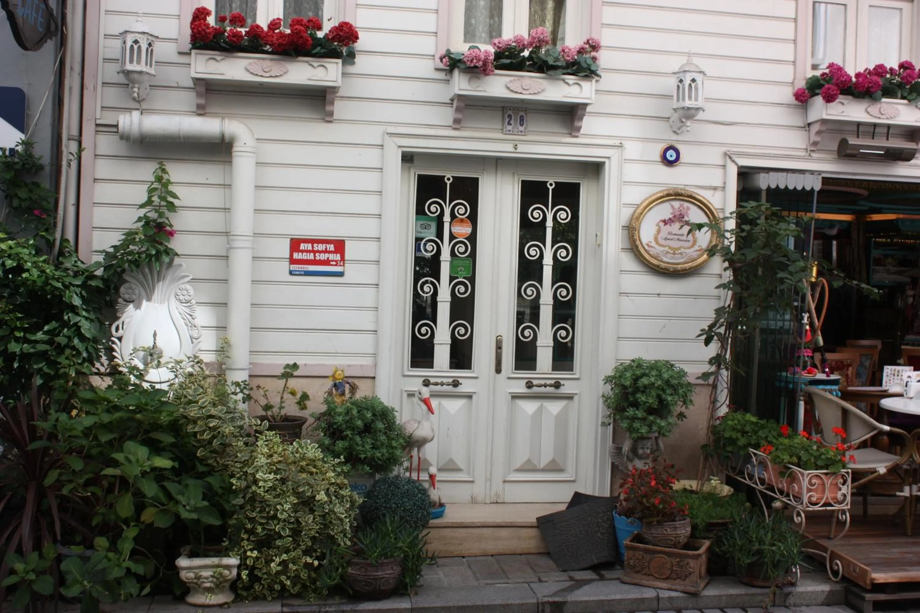 Facade/entrance in Romantic Mansion