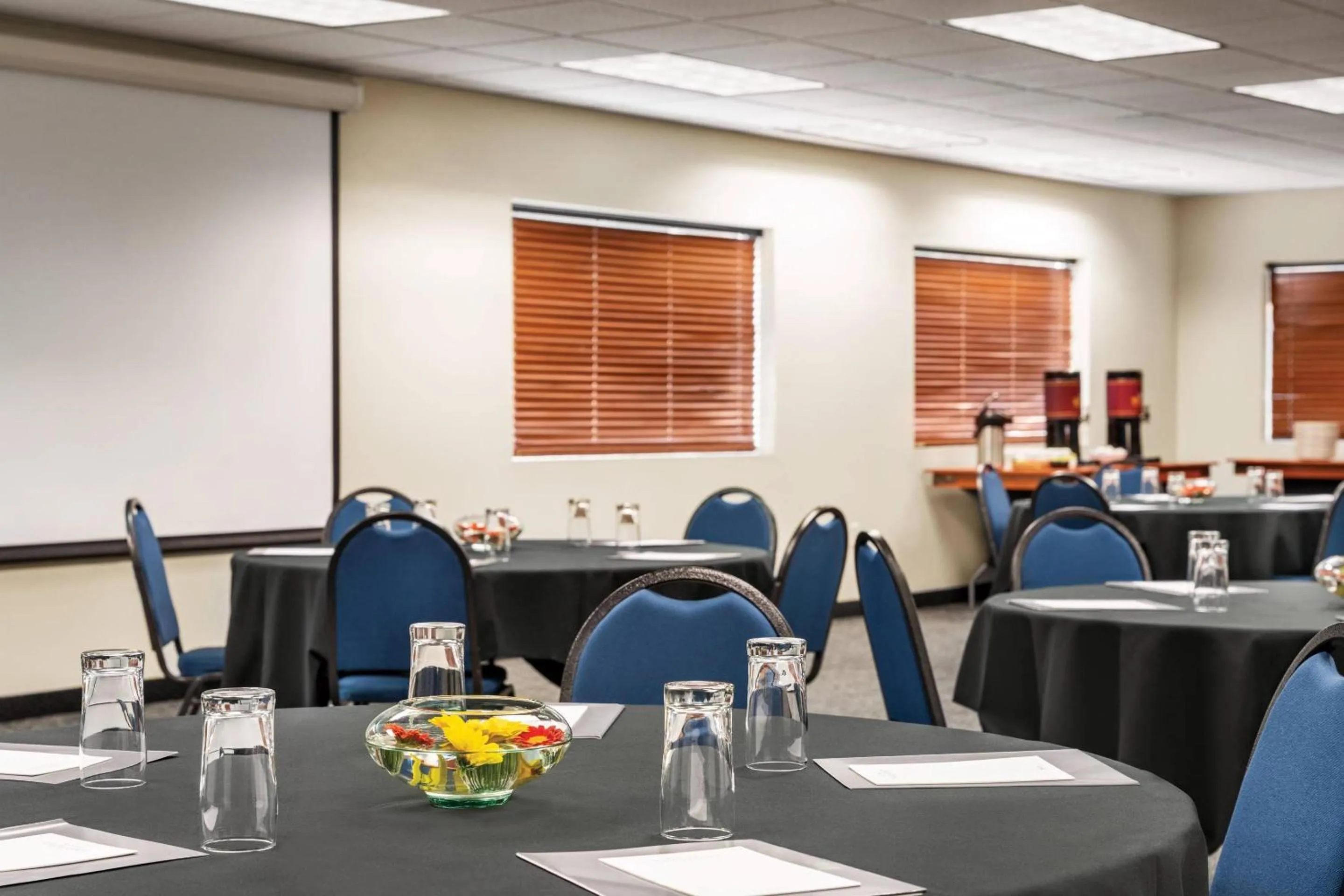 Meeting/conference room in Radisson Hotel Portland Airport