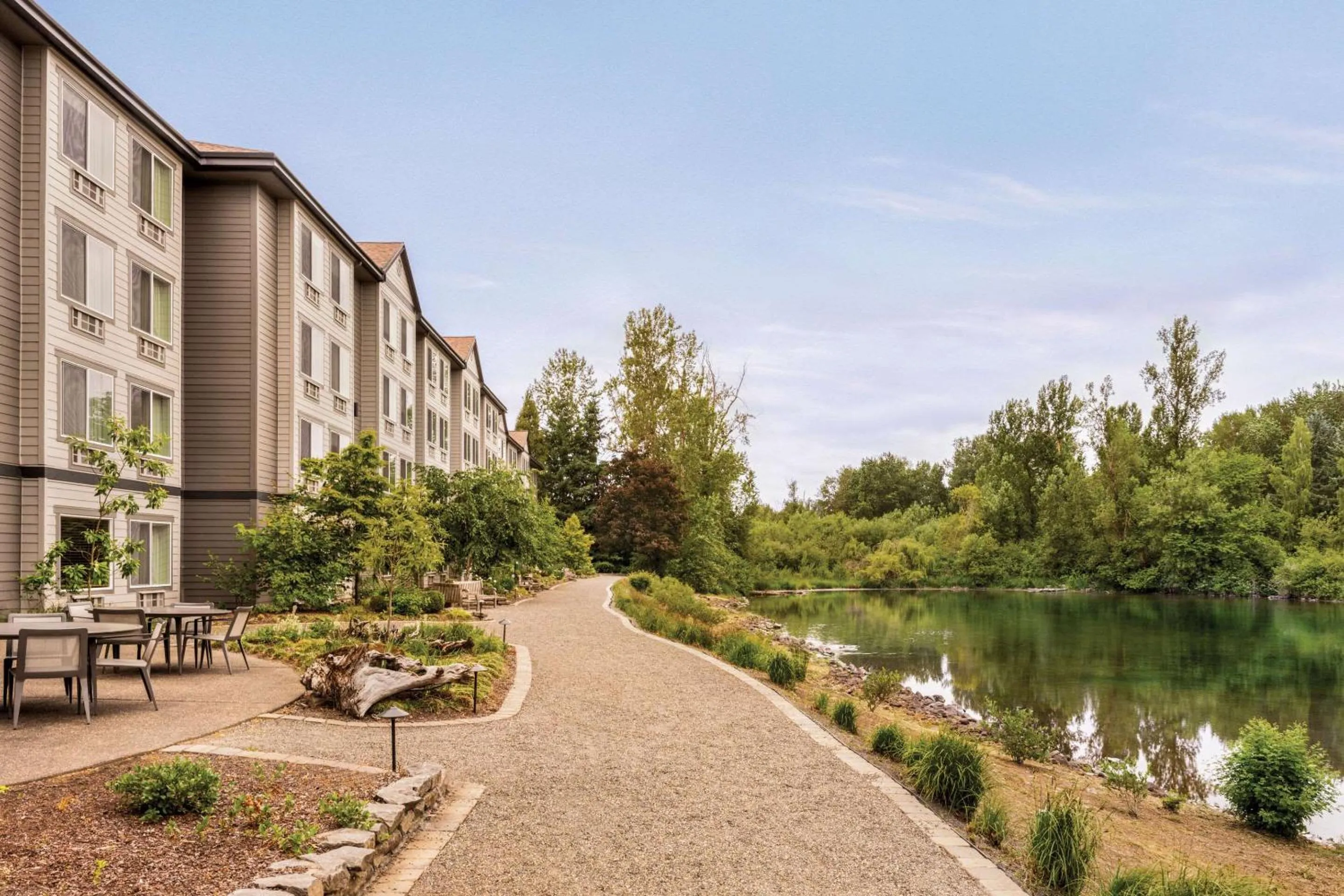 Property building in Radisson Hotel Portland Airport