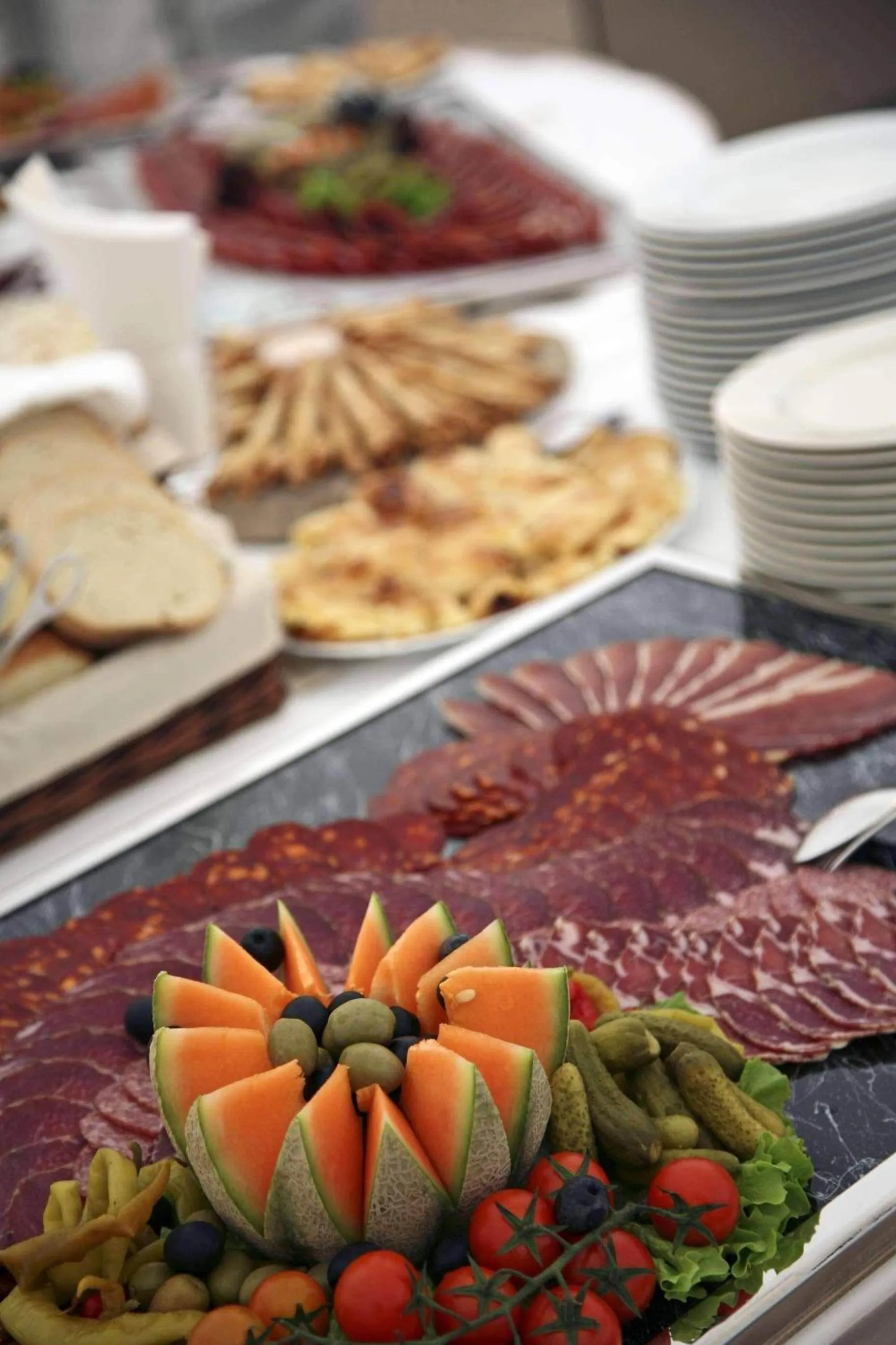 Restaurant/places to eat in Radisson Hotel Portland Airport