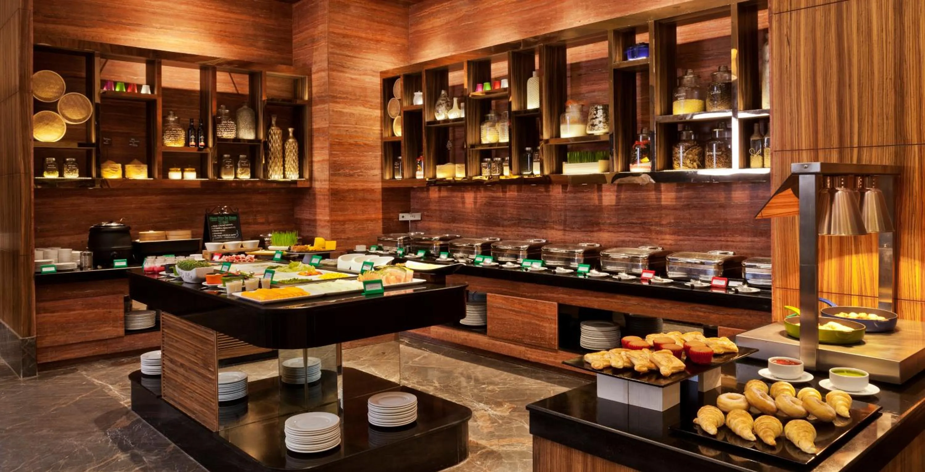 Food and drinks in Lemon Tree Hotel, Sector 68, Sohna Road, Gurugram