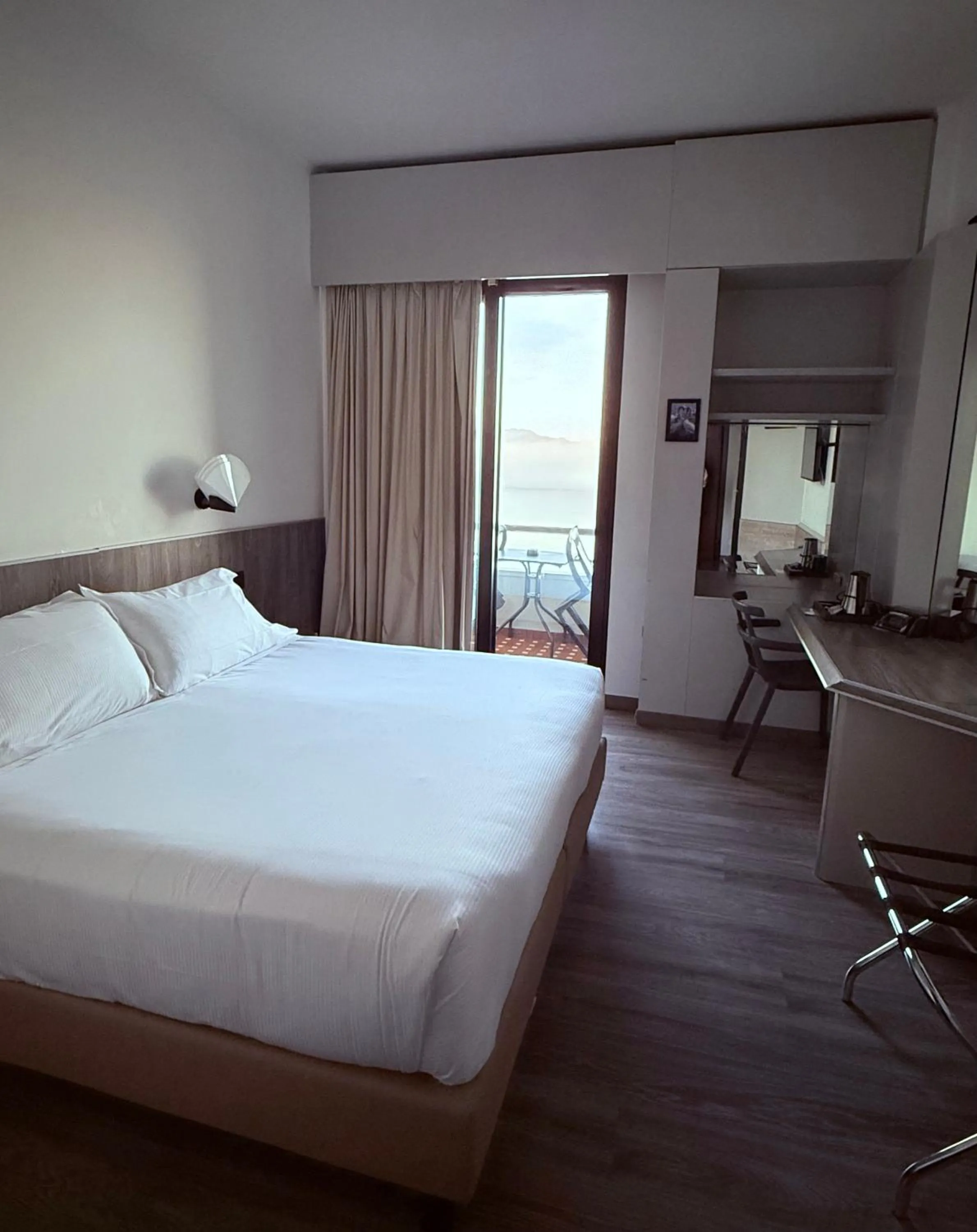 Bed in Hotel Concorde