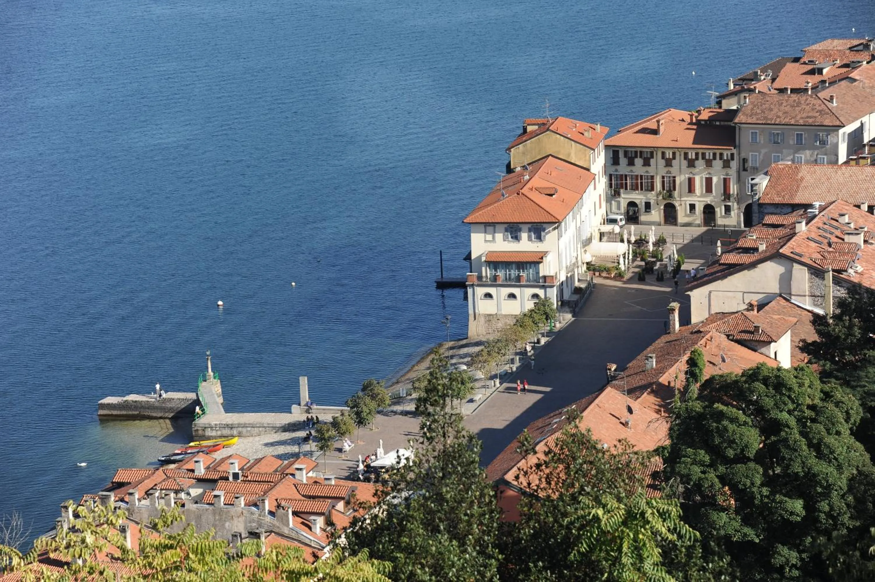 Restaurant/places to eat in Hotel Concorde