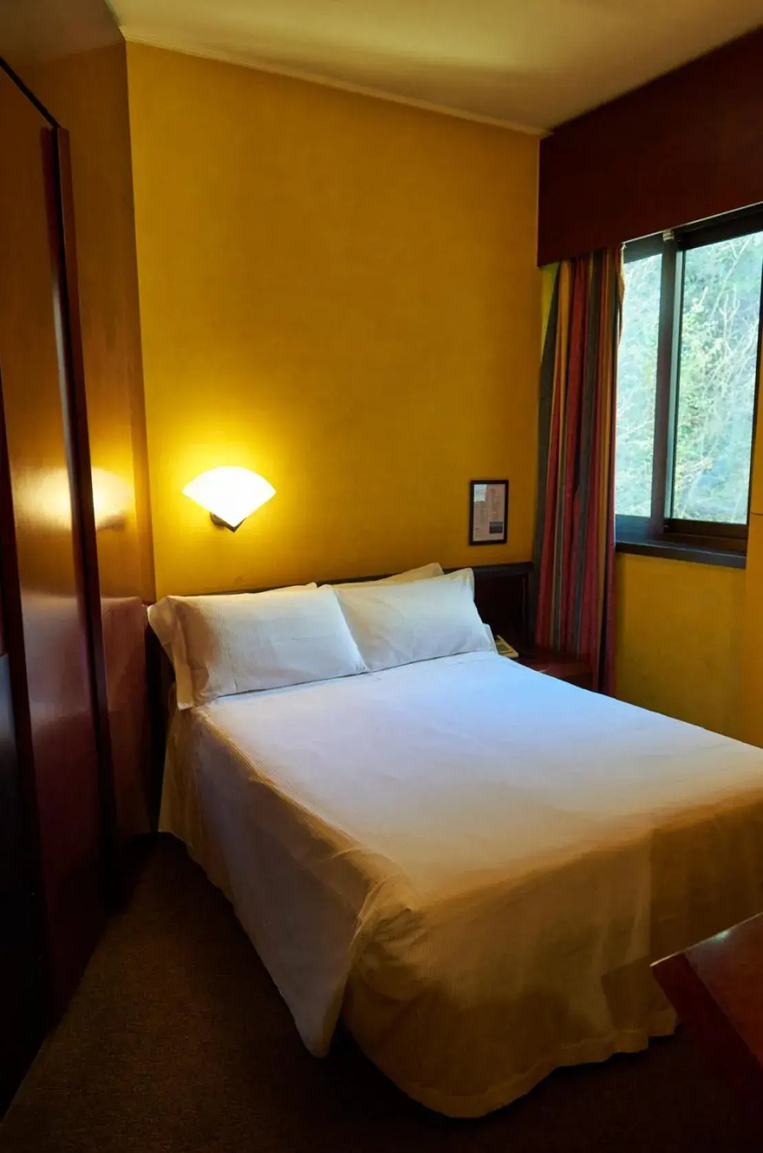 Economy Single Room in Hotel Concorde Economy Single Room in Hotel Concorde