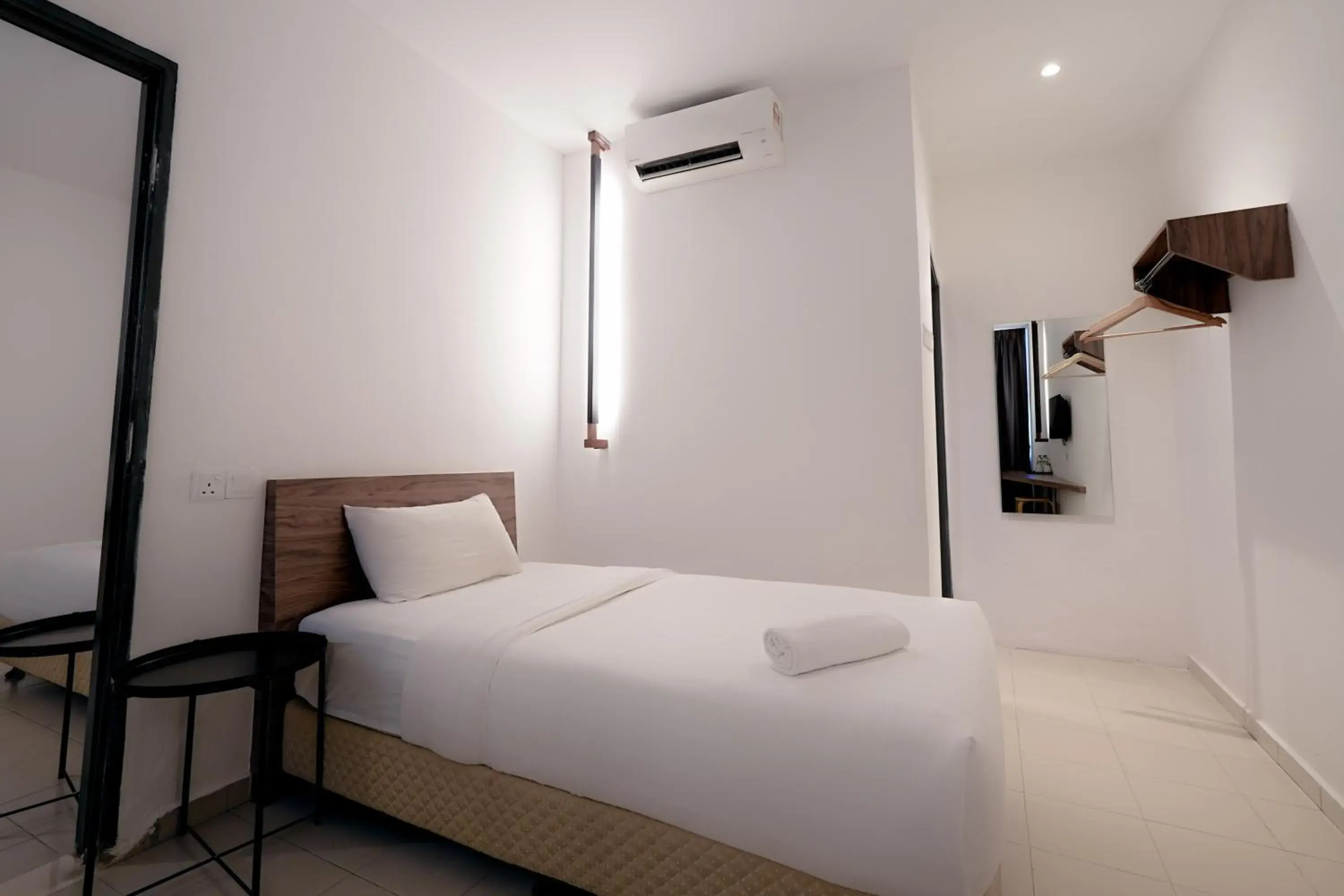 Deluxe Family Room With 2 Queen & 2 Single Bed in T Hotel Anggerik Deluxe Family Room With 2 Queen & 2 Single Bed in T Hotel Anggerik