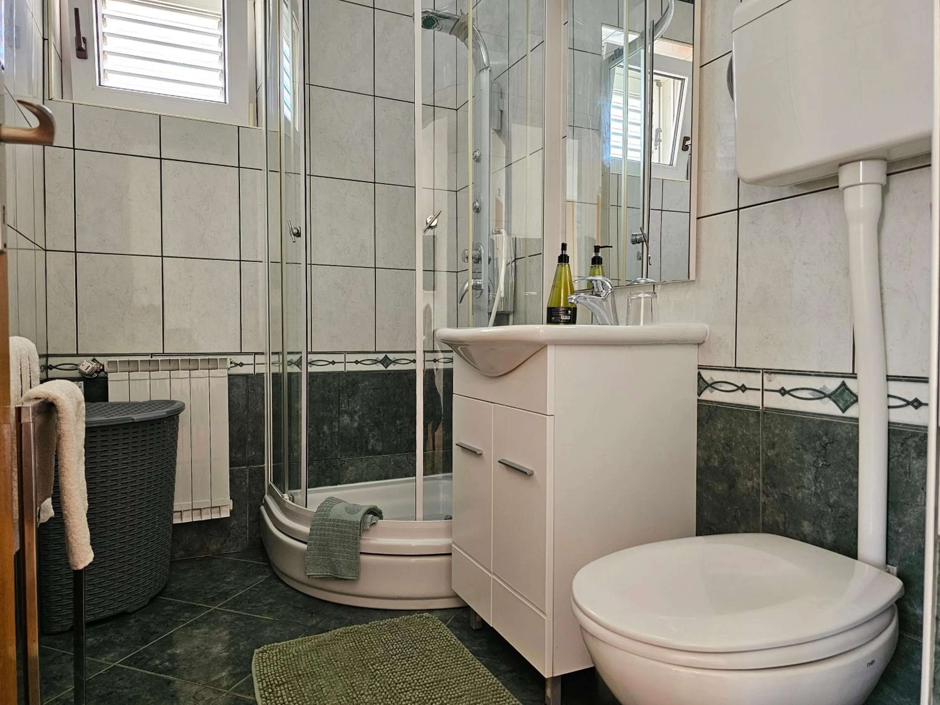 Adria Apartments and Rooms