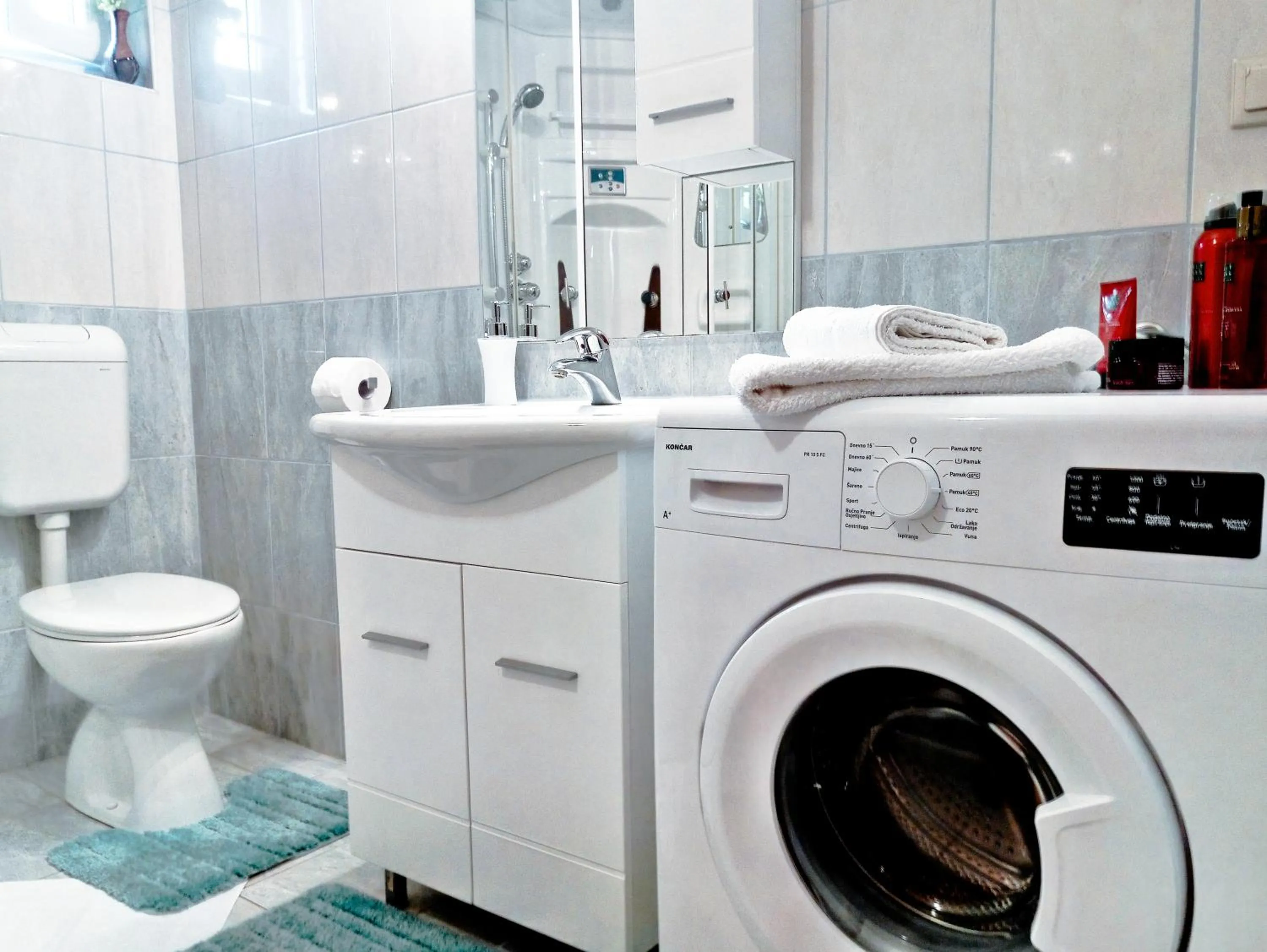 Toilet in Adria Apartments and Rooms