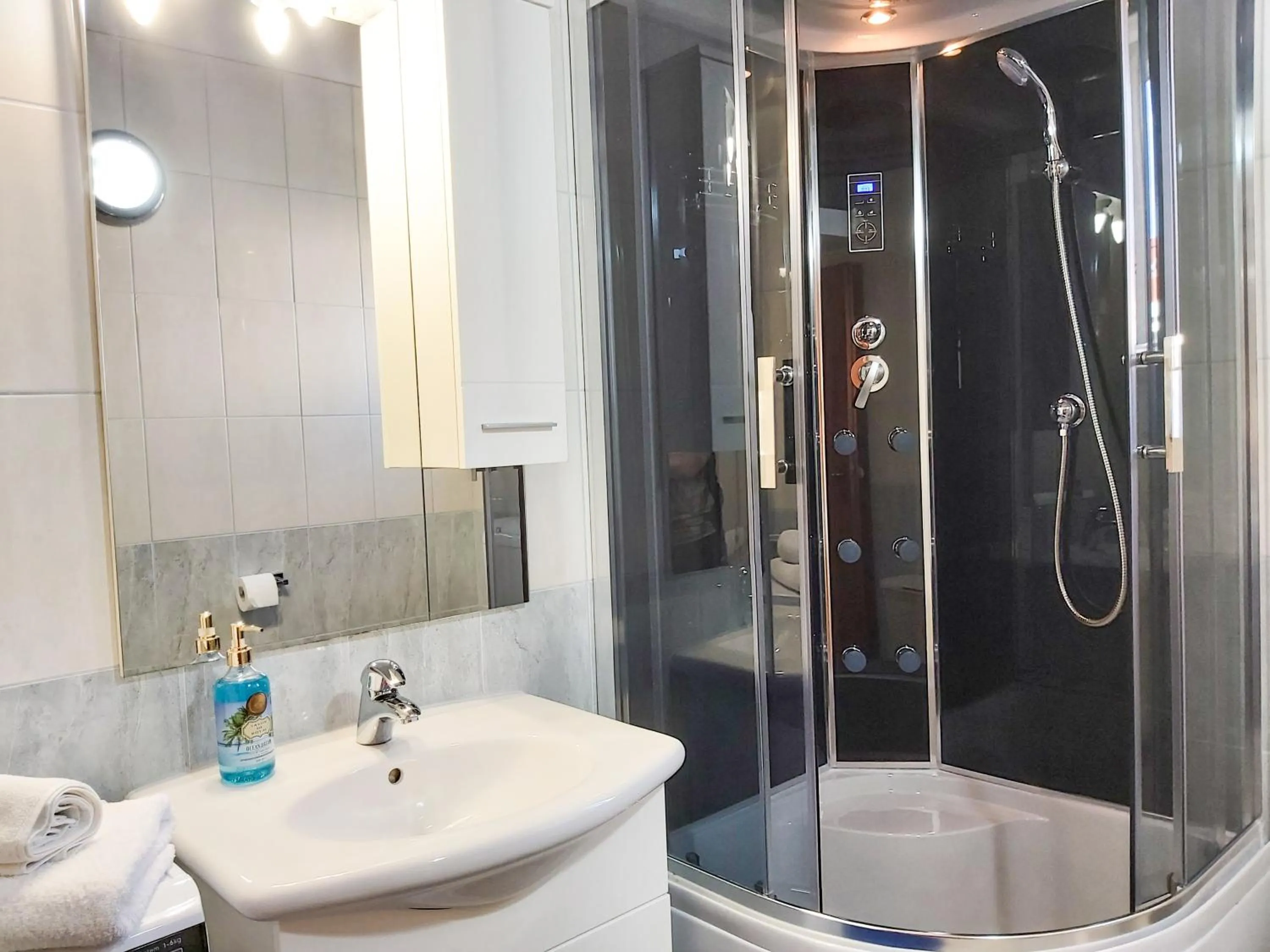 Adria Apartments and Rooms