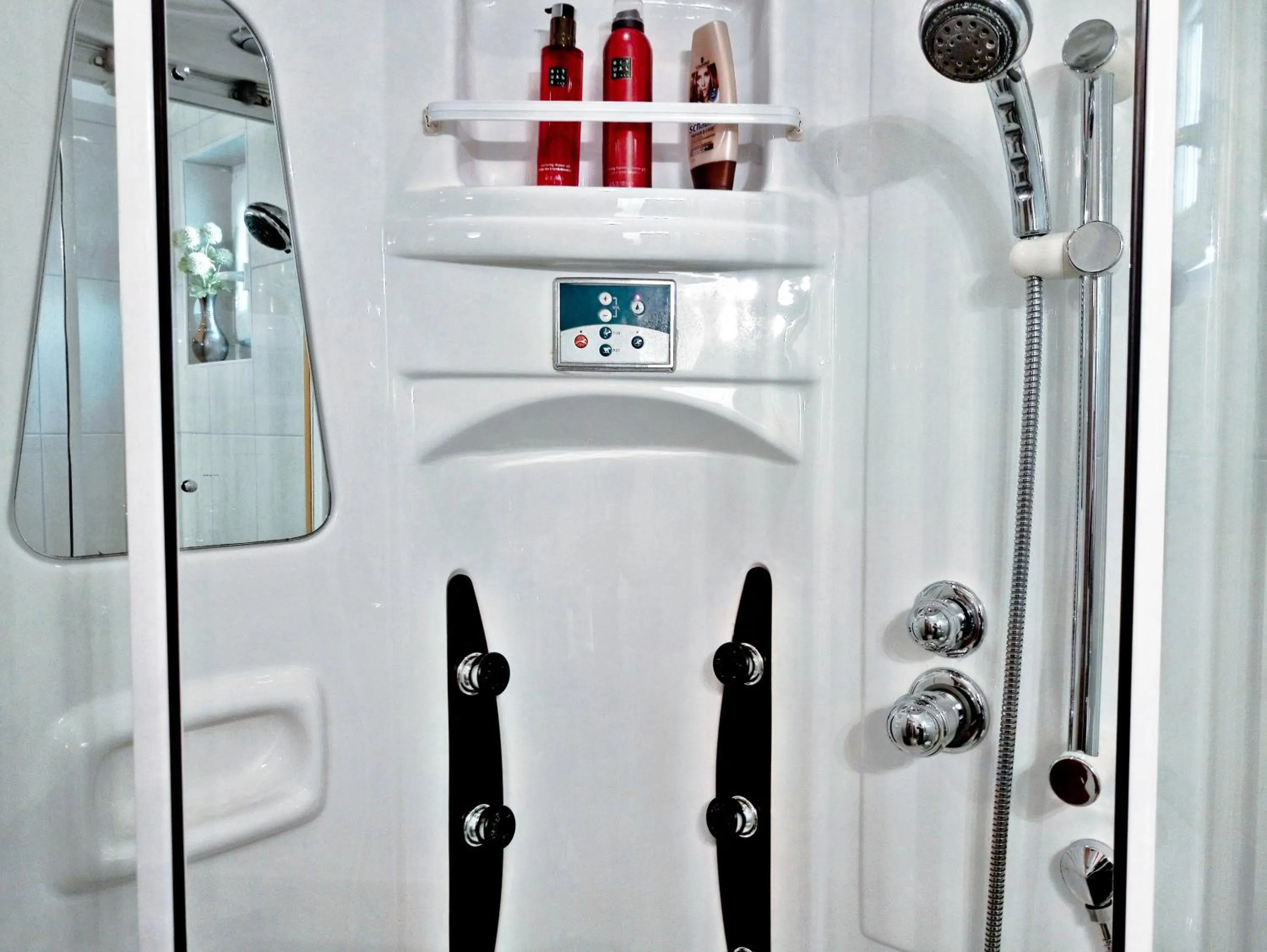 Bathroom in Adria Apartments and Rooms