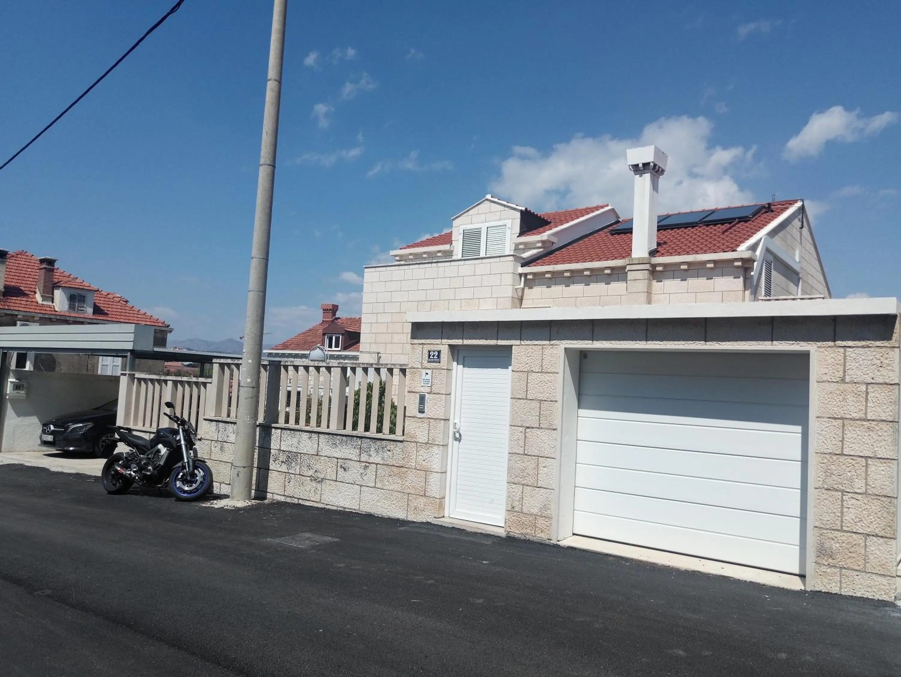 Property building in Adria Apartments and Rooms