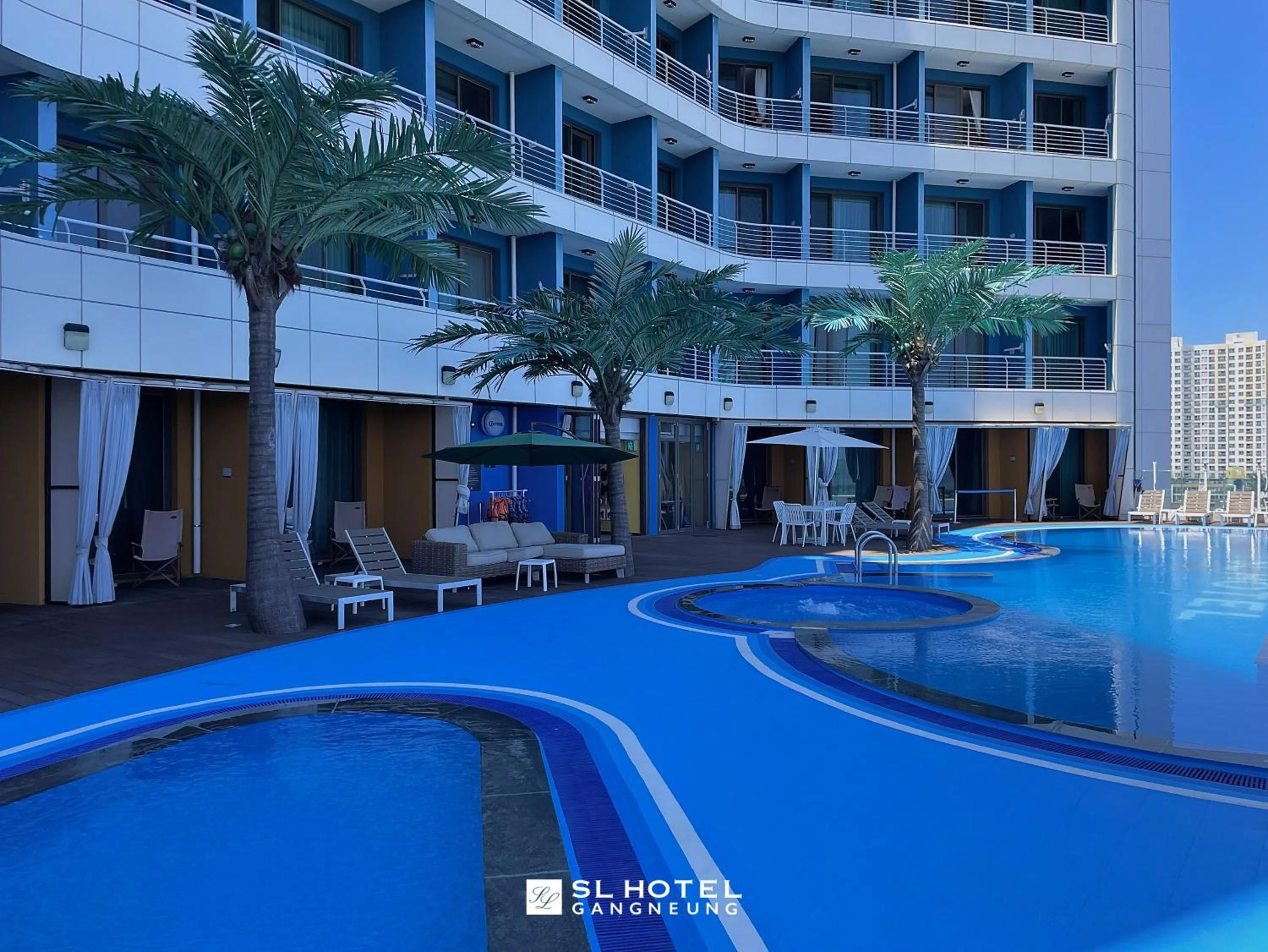 Swimming pool in SL Hotel Gangneung