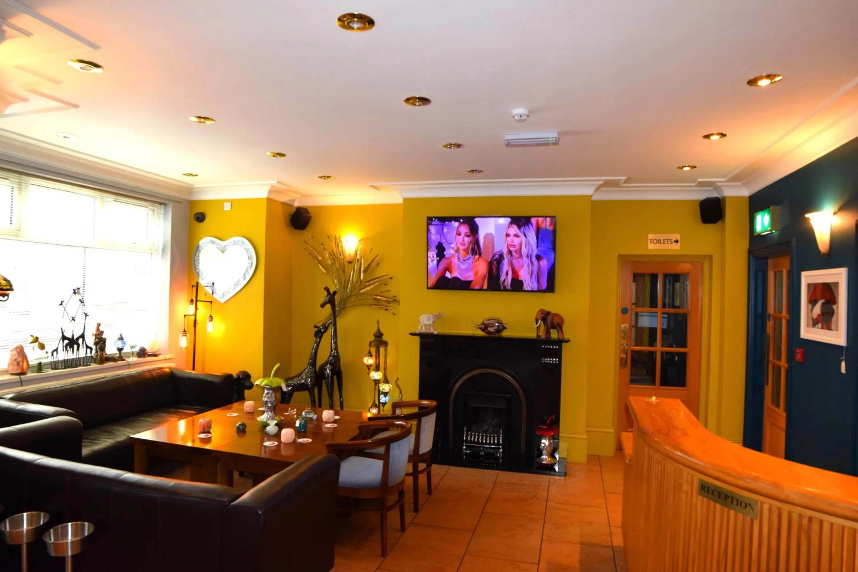 Lobby or reception in Dovedale Hotel and Restaurant