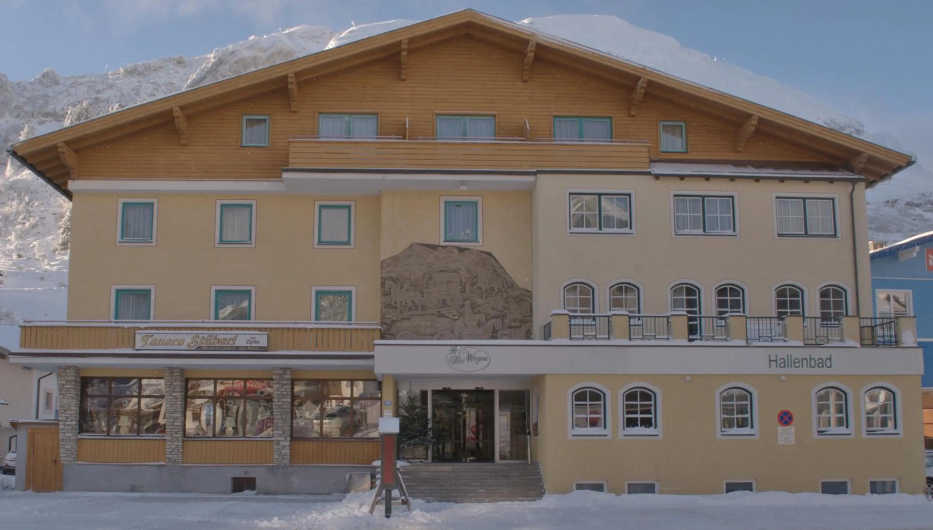 Staff in Hotel Wagner