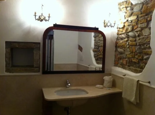Bathroom in La Castellana Loft Hotel