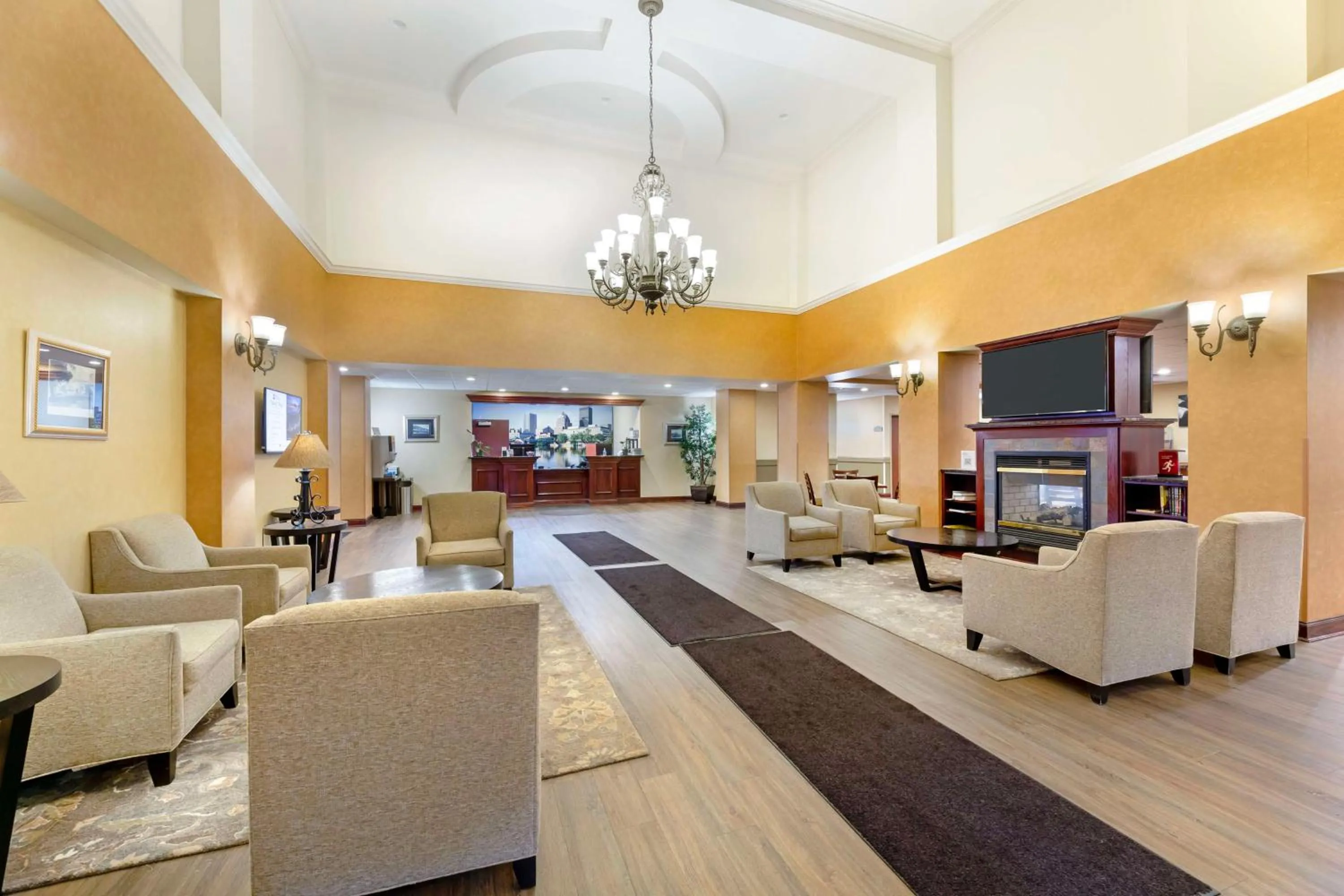 Lobby or reception in Best Western PLUS Victor Inn & Suites