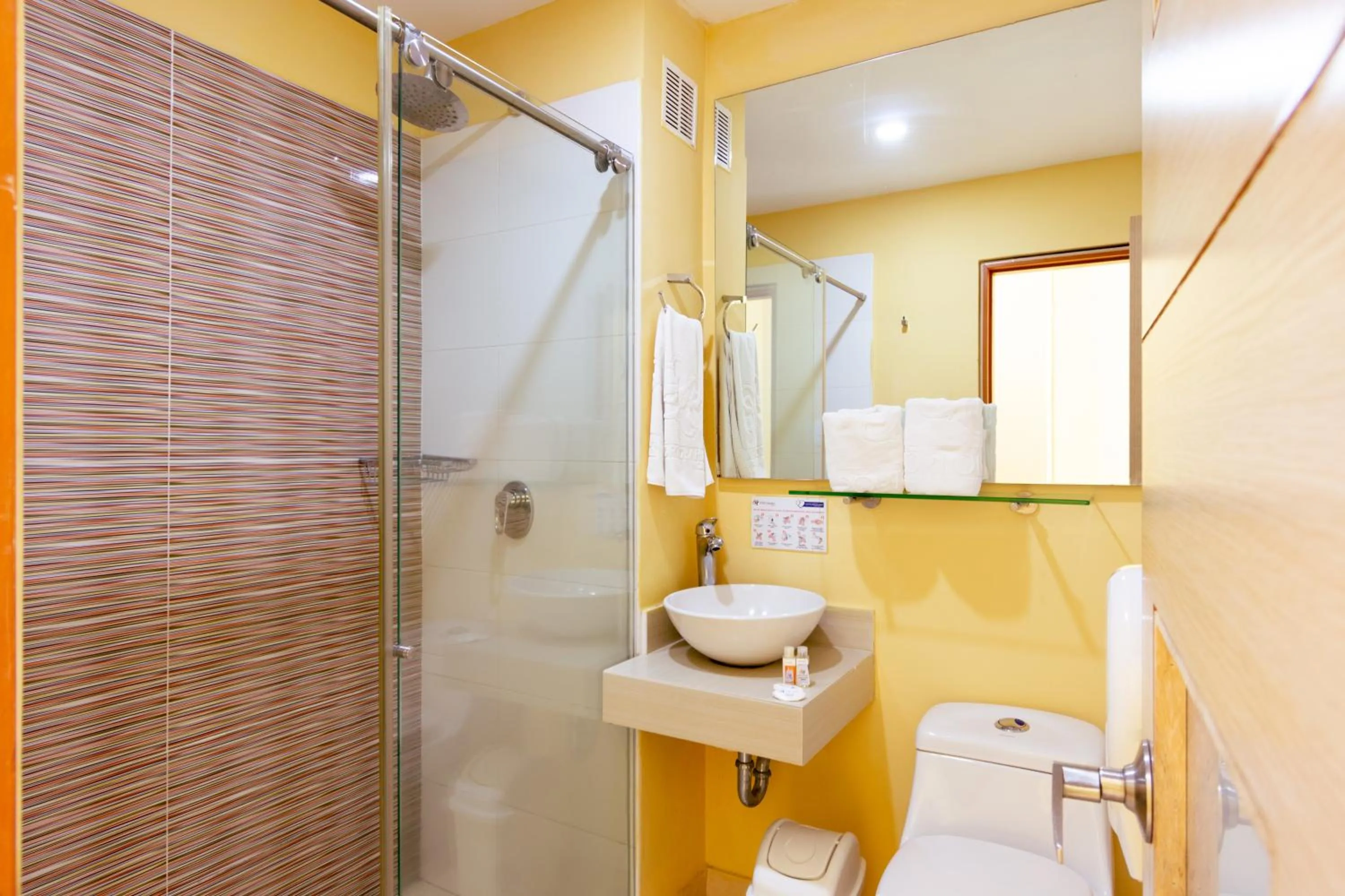 Bathroom in Hotel Portobahia Santa Marta Rodadero