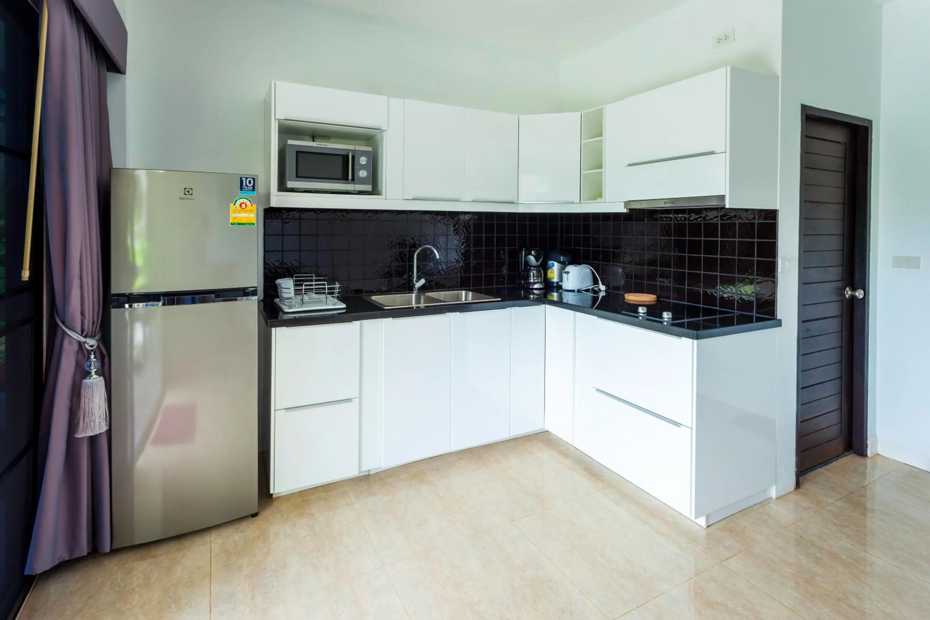 Kitchen or kitchenette in White Flower Lanta