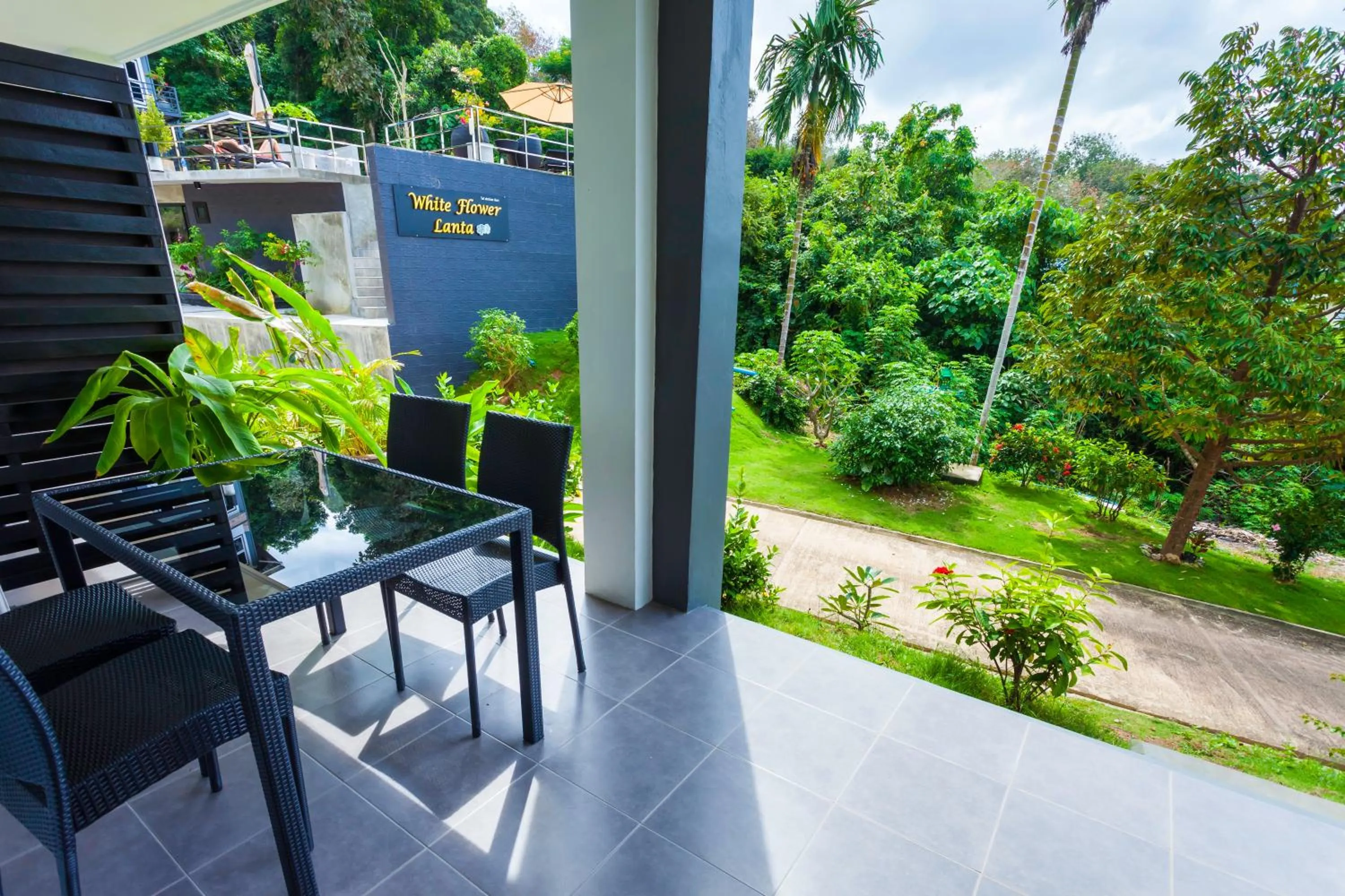 Patio in White Flower Lanta