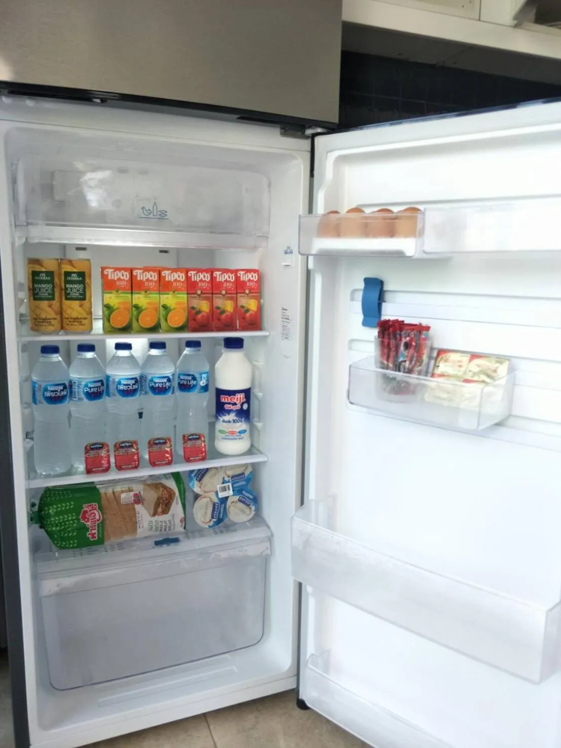 Kitchen or kitchenette in White Flower Lanta