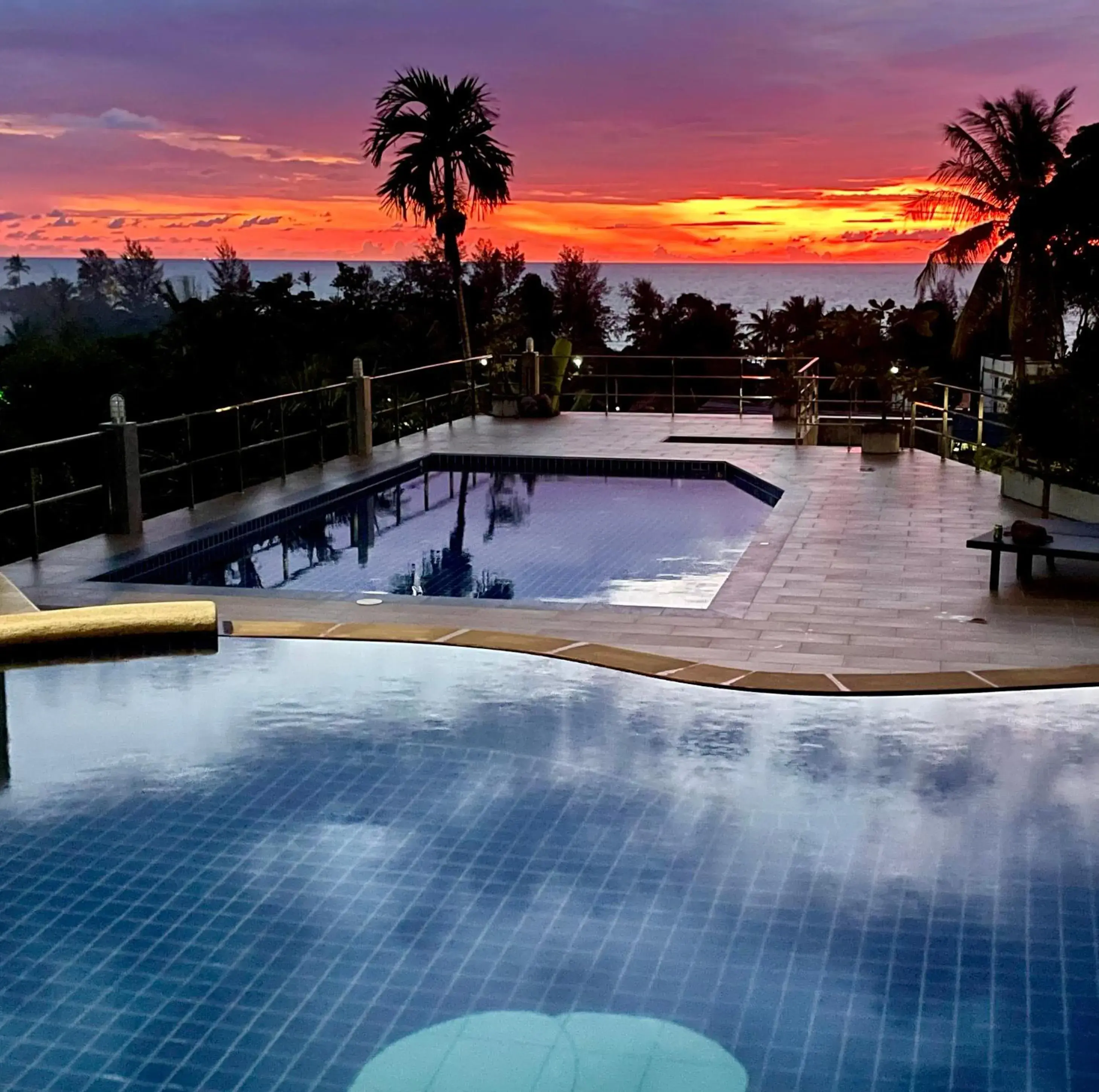 Deluxe Double Room with Sea View in White Flower Lanta Deluxe Double Room with Sea View in White Flower Lanta