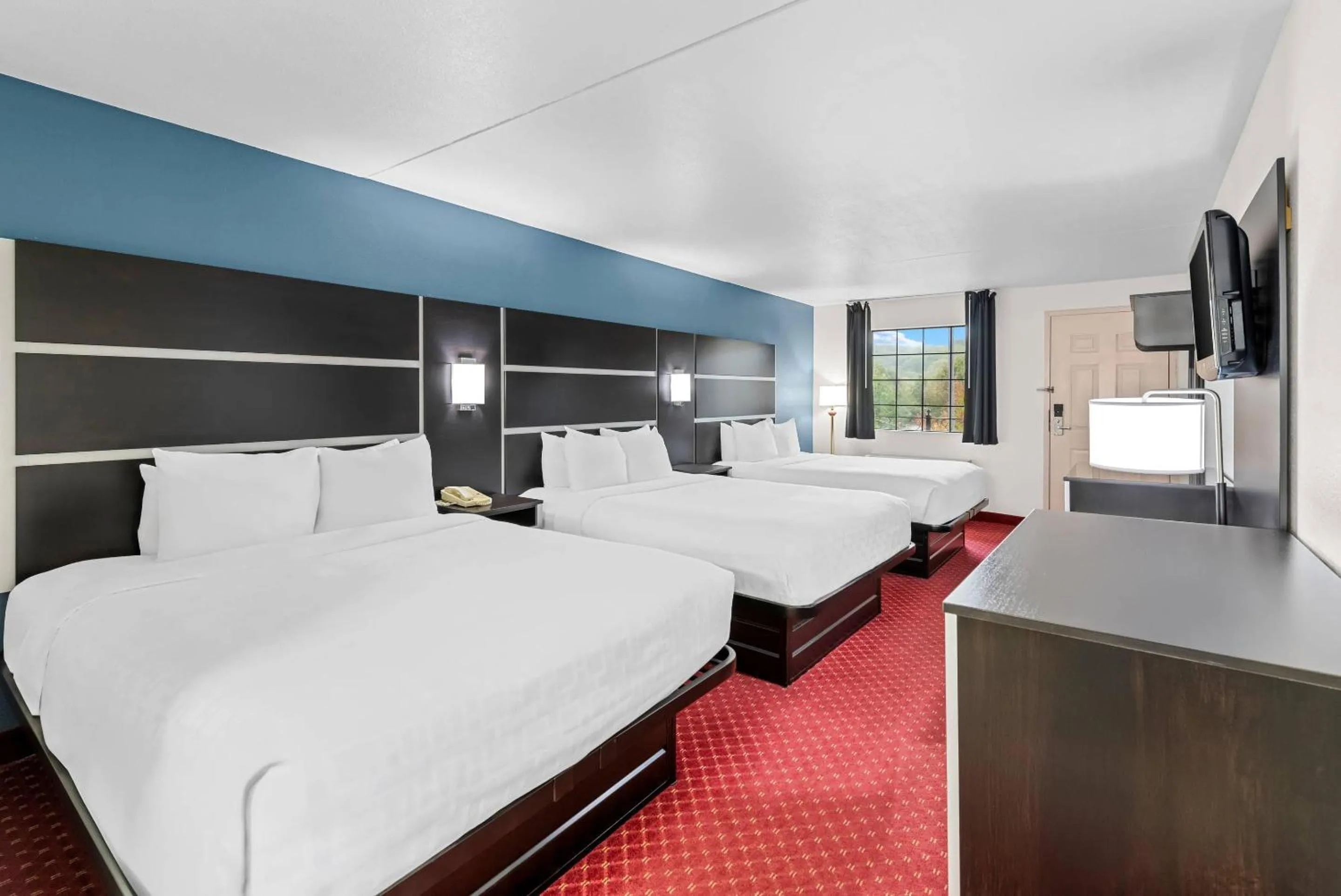 Bedroom, Bed in Clarion Inn Branson