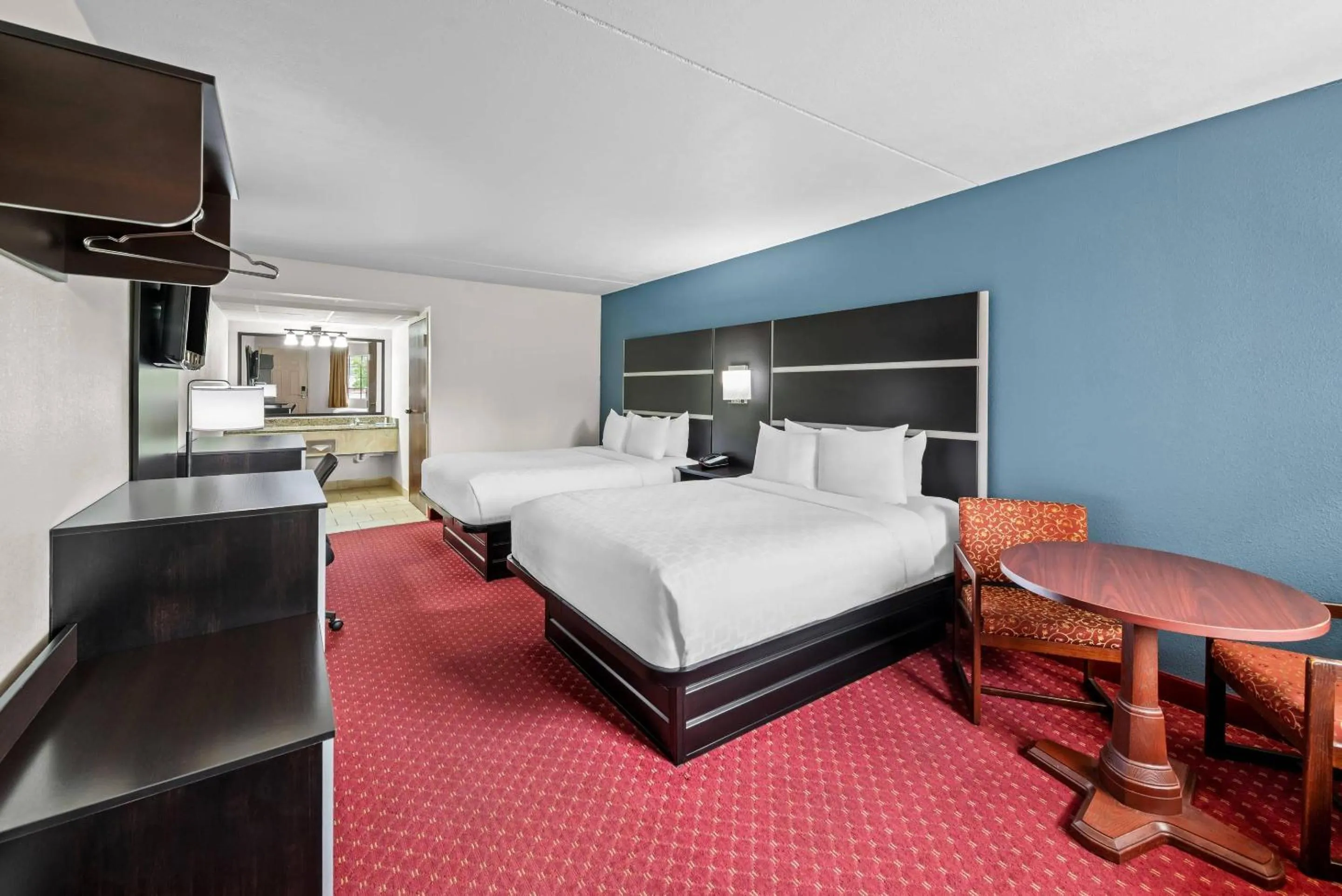 Bedroom, Bed in Clarion Inn Branson