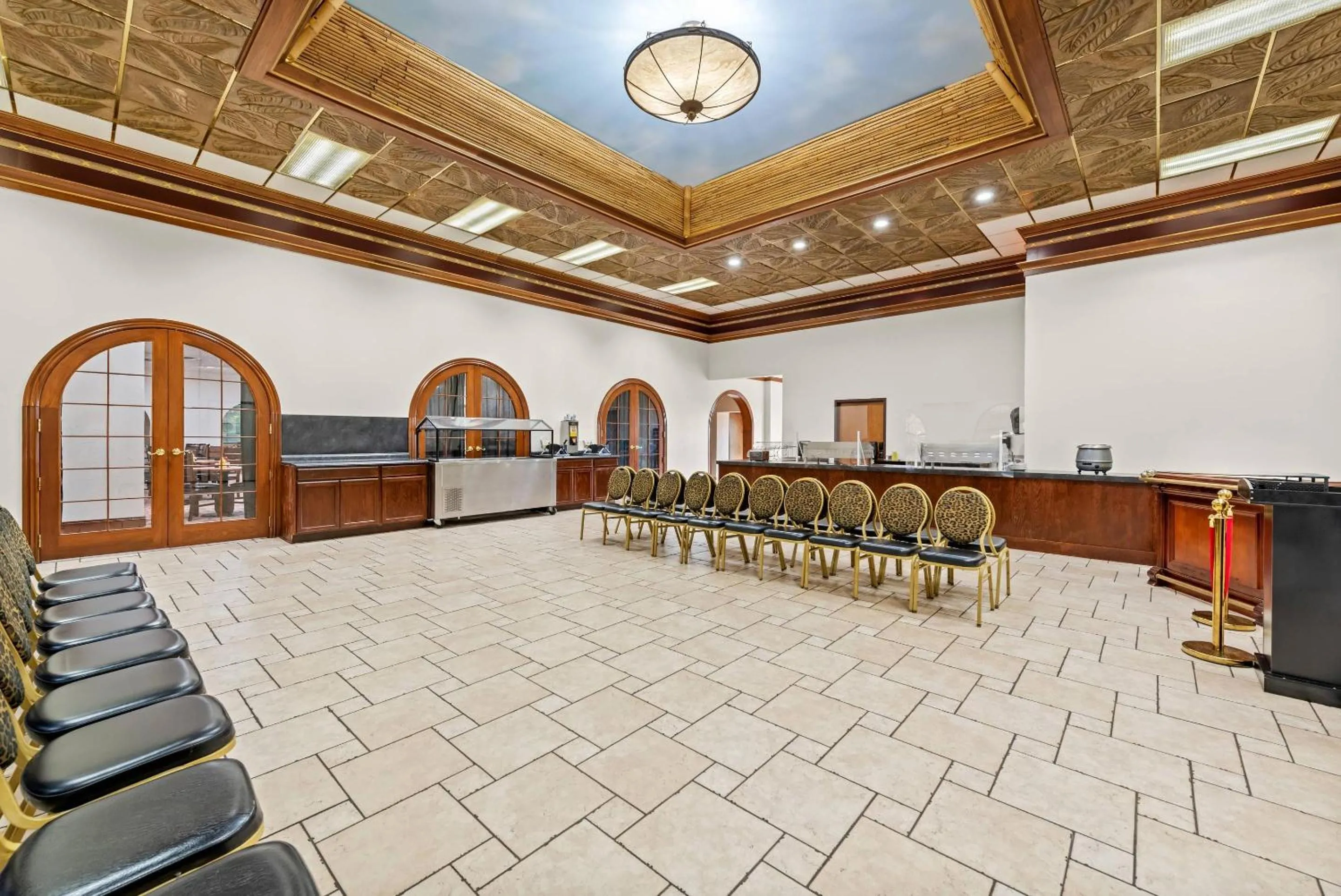 Restaurant/places to eat in Clarion Inn Branson