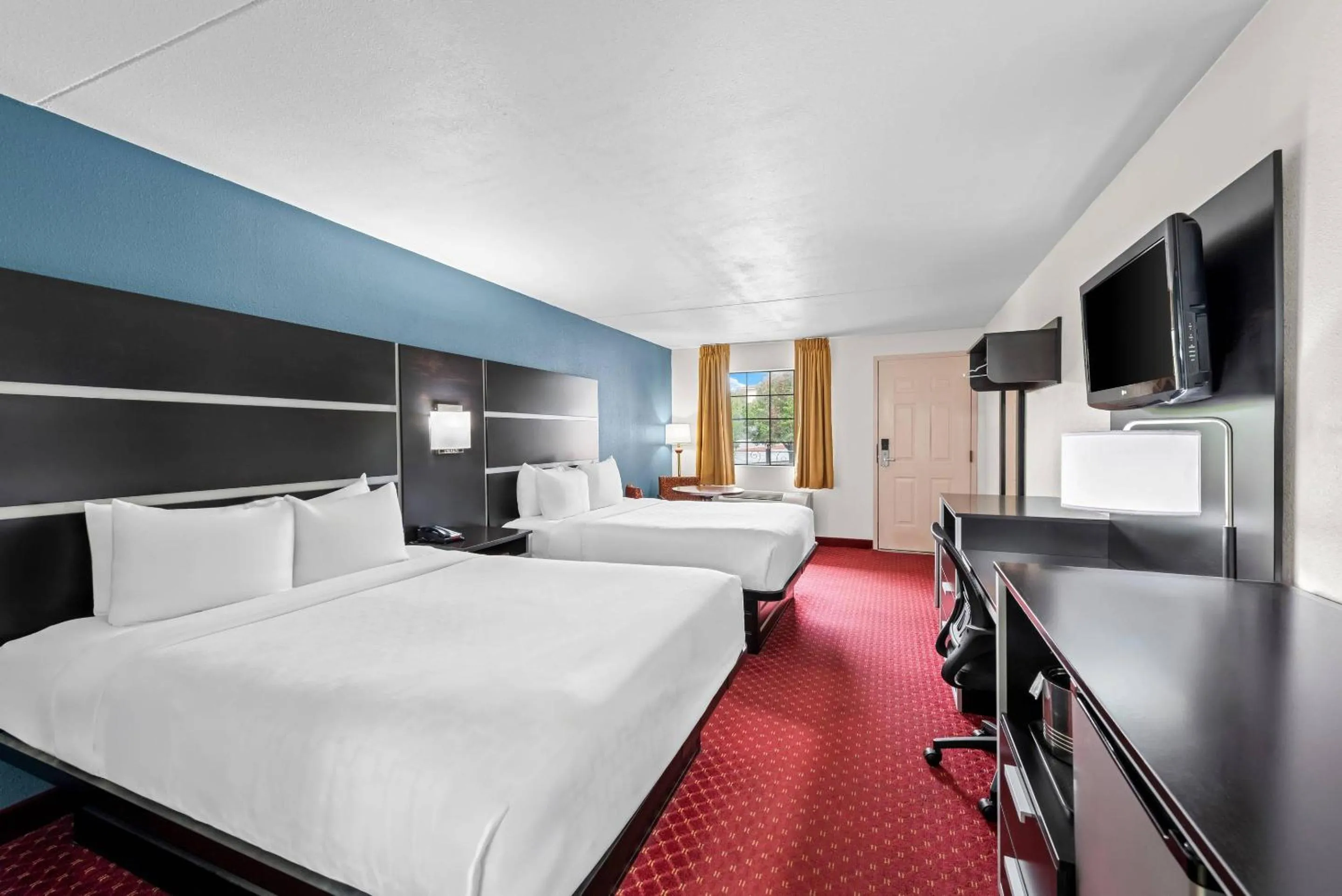 Bedroom, Bed in Clarion Inn Branson