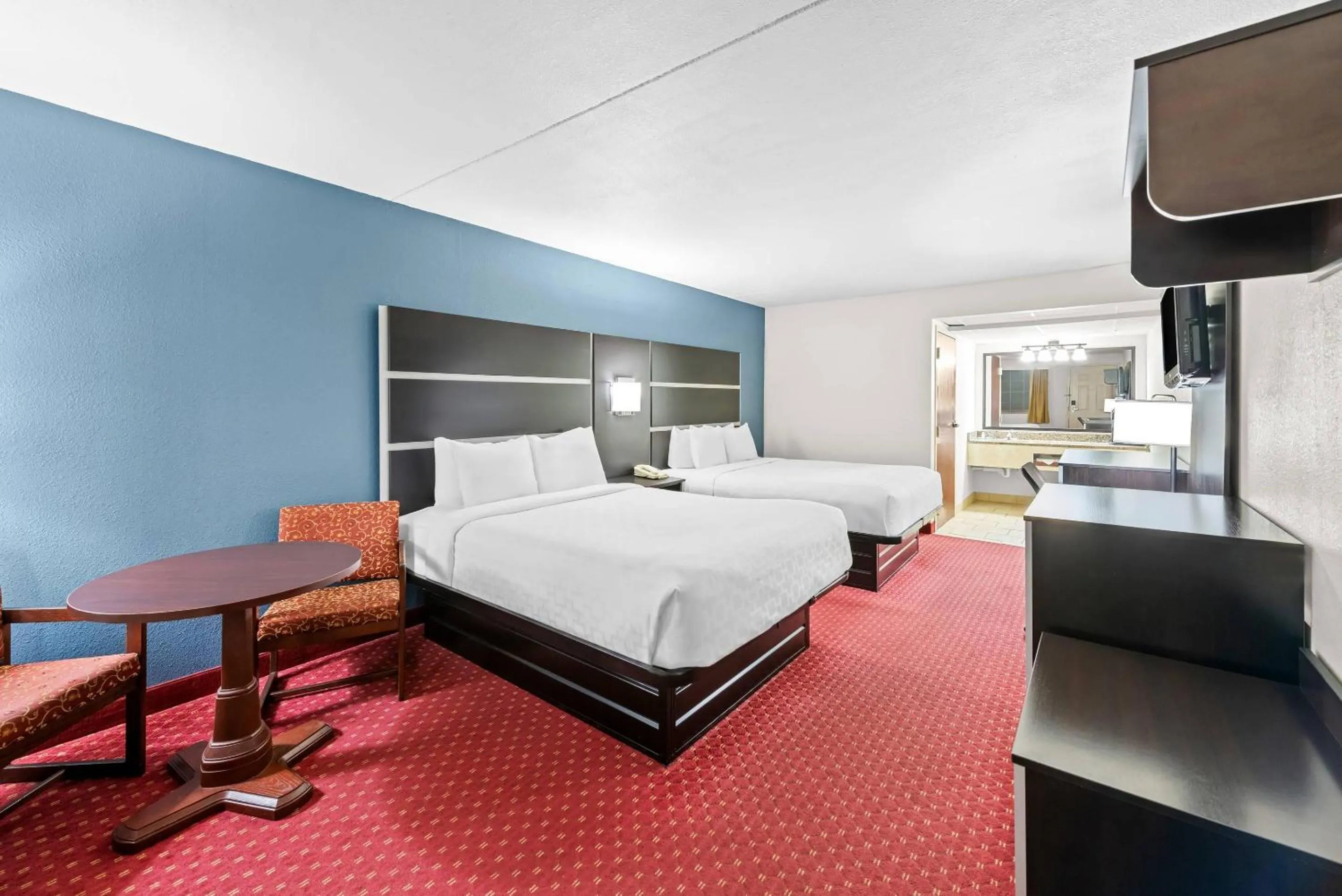 Bedroom, Bed in Clarion Inn Branson