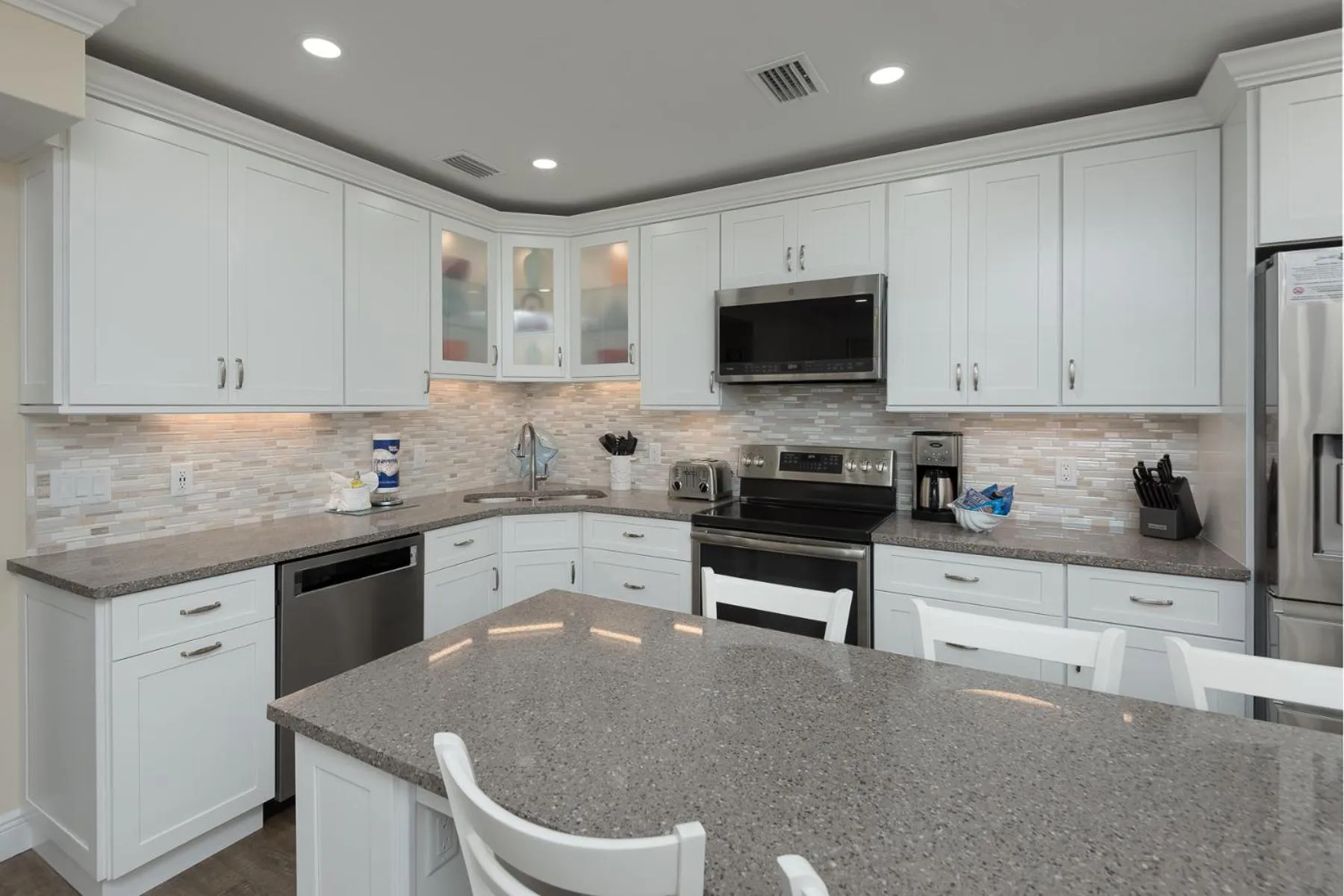 Kitchen or kitchenette, Kitchen/Kitchenette in Sanibel Moorings Resort