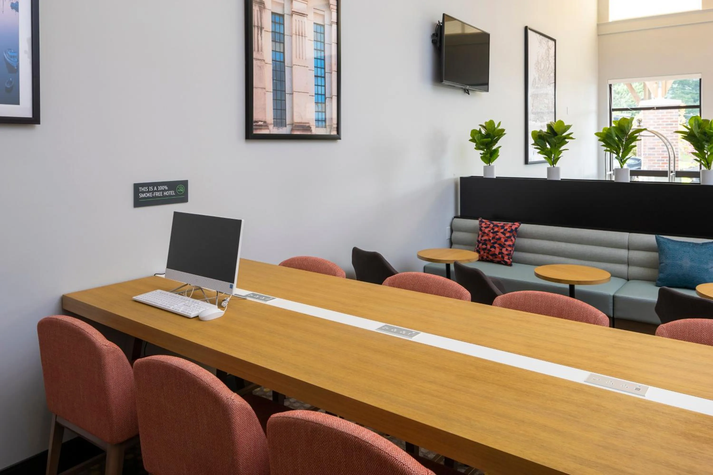 Property building in Holiday Inn Victoria - Elk Lake by IHG