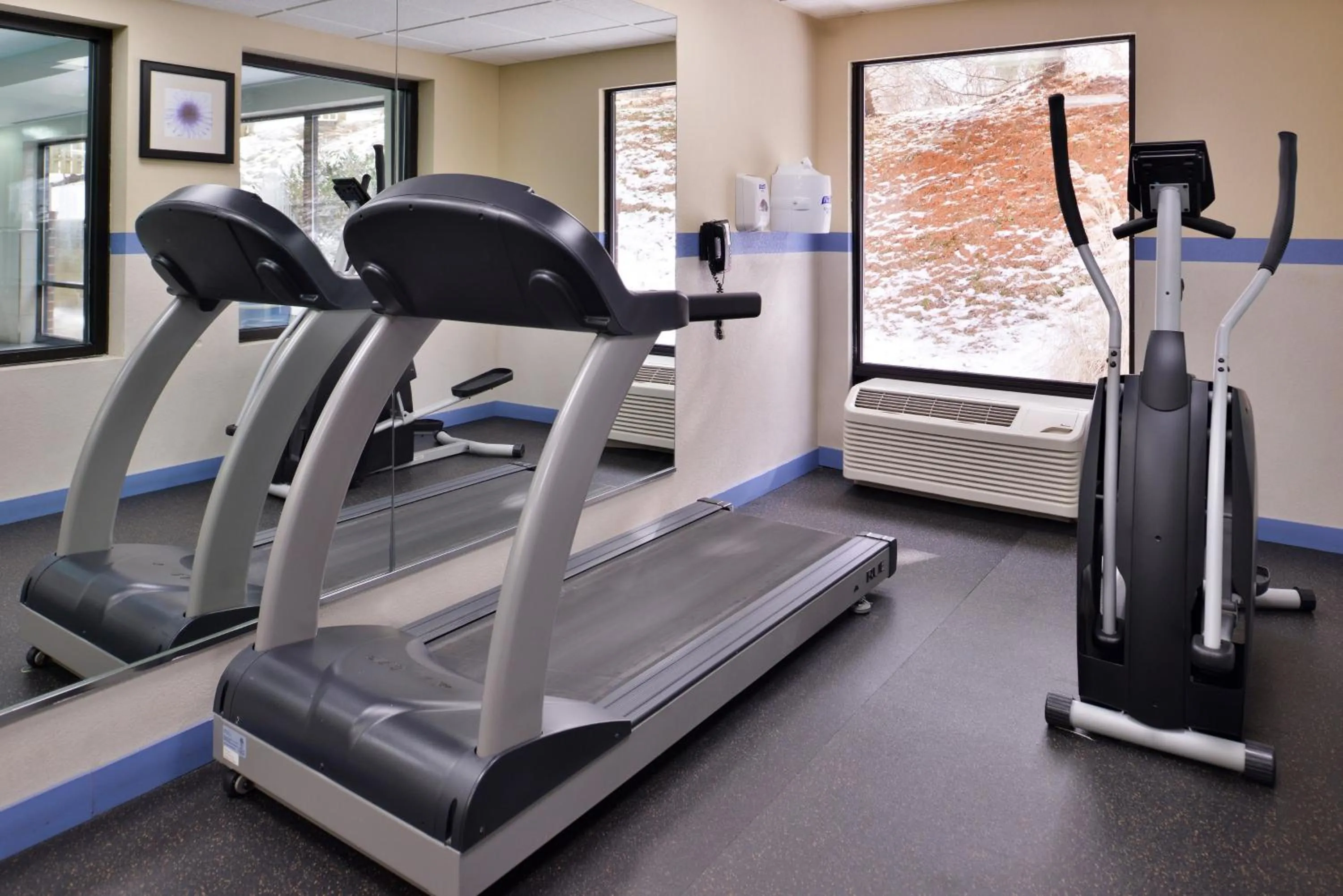 Fitness centre/facilities in Holiday Inn Express Hotel & Suites West Chester by IHG