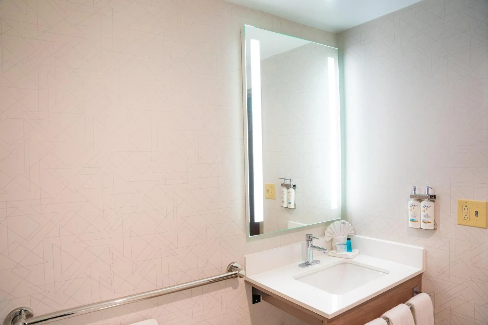 Photo of the whole room in Holiday Inn Express Hotel & Suites West Chester by IHG