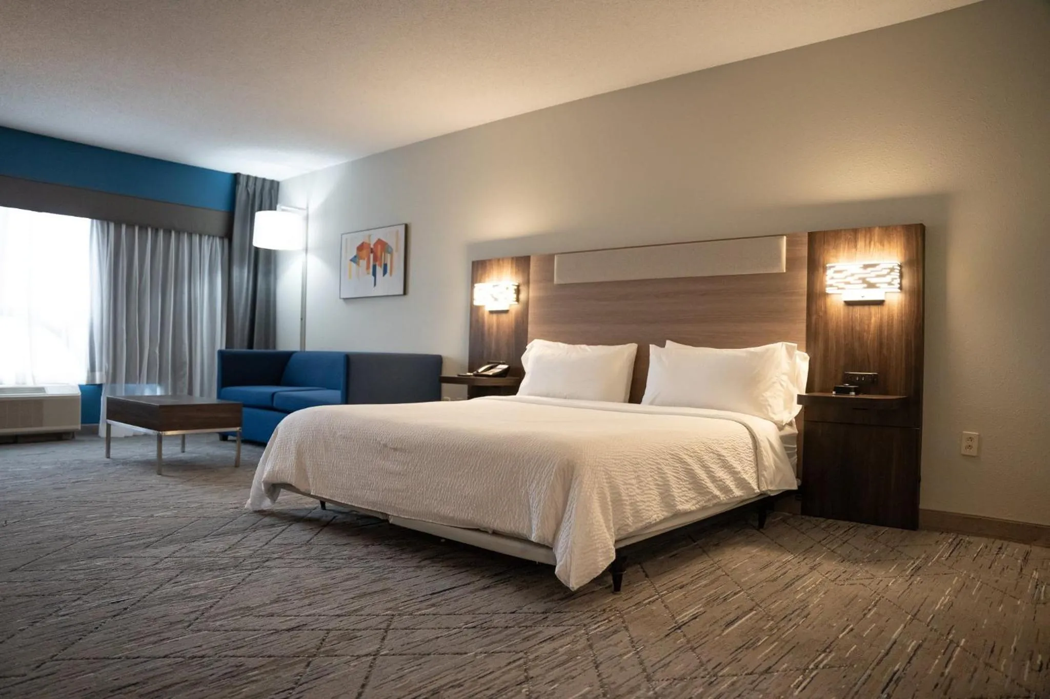 Photo of the whole room, Bed in Holiday Inn Express Hotel & Suites West Chester by IHG