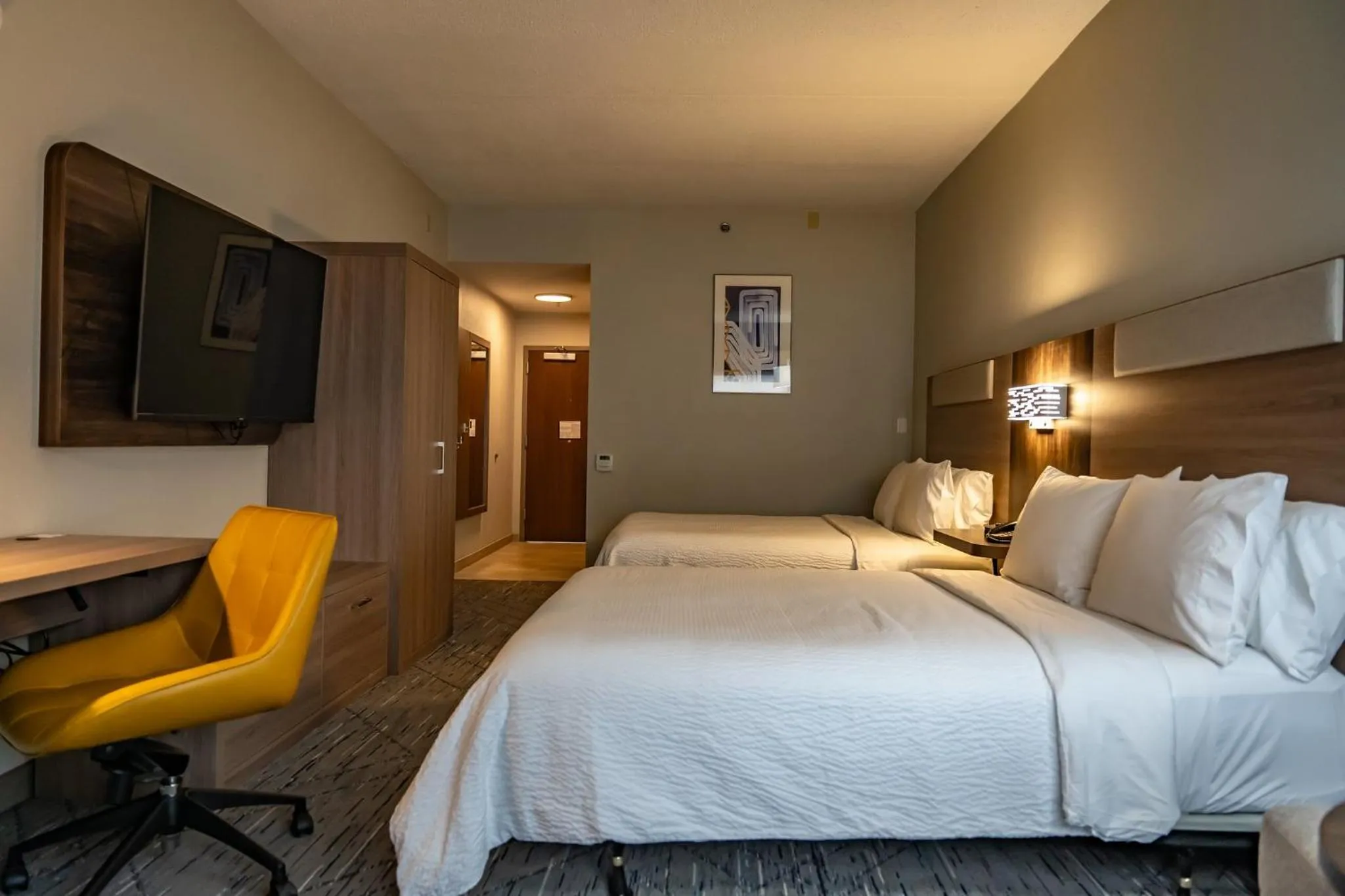 Photo of the whole room, Bed in Holiday Inn Express Hotel & Suites West Chester by IHG