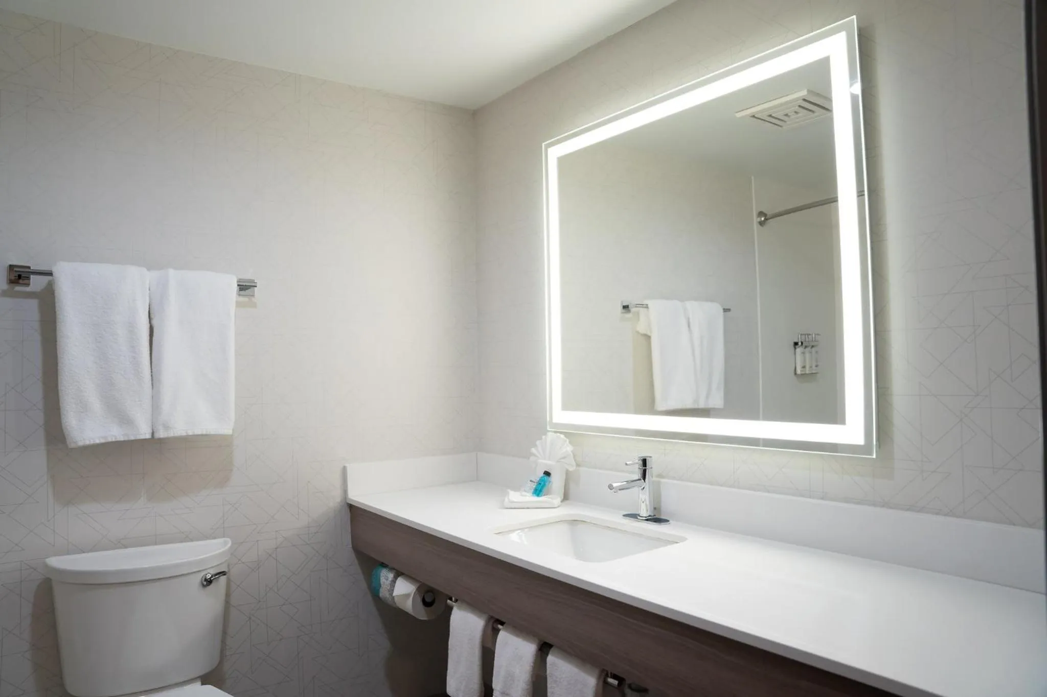 Photo of the whole room in Holiday Inn Express Hotel & Suites West Chester by IHG