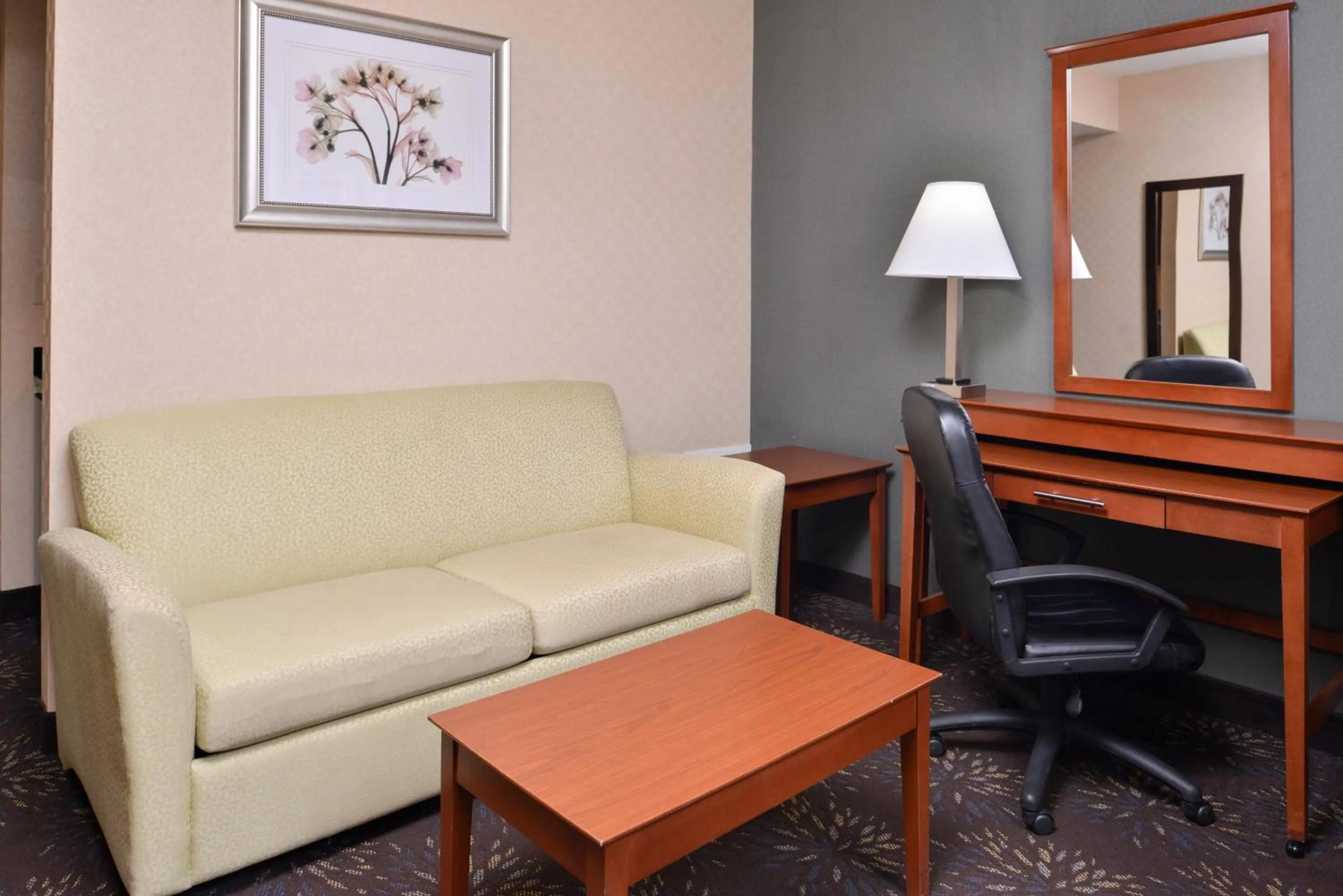 Photo of the whole room in Holiday Inn Express Hotel & Suites West Chester by IHG