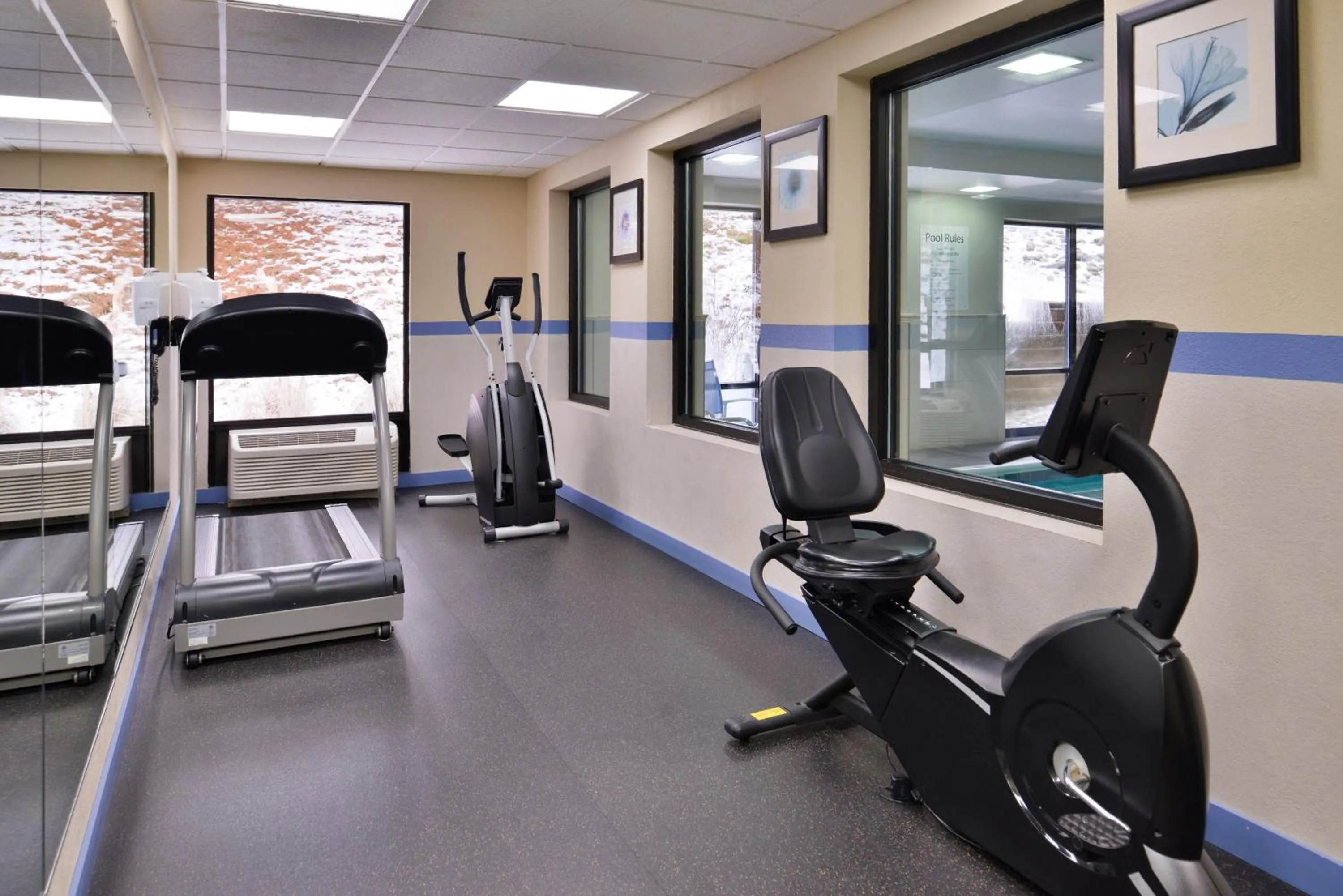 Fitness centre/facilities in Holiday Inn Express Hotel & Suites West Chester by IHG