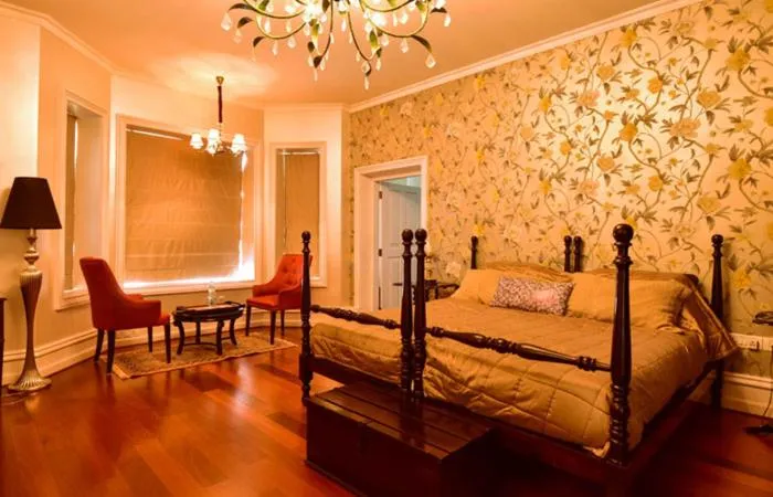 Restaurant/places to eat, Bed in Talayar Valley Bungalow