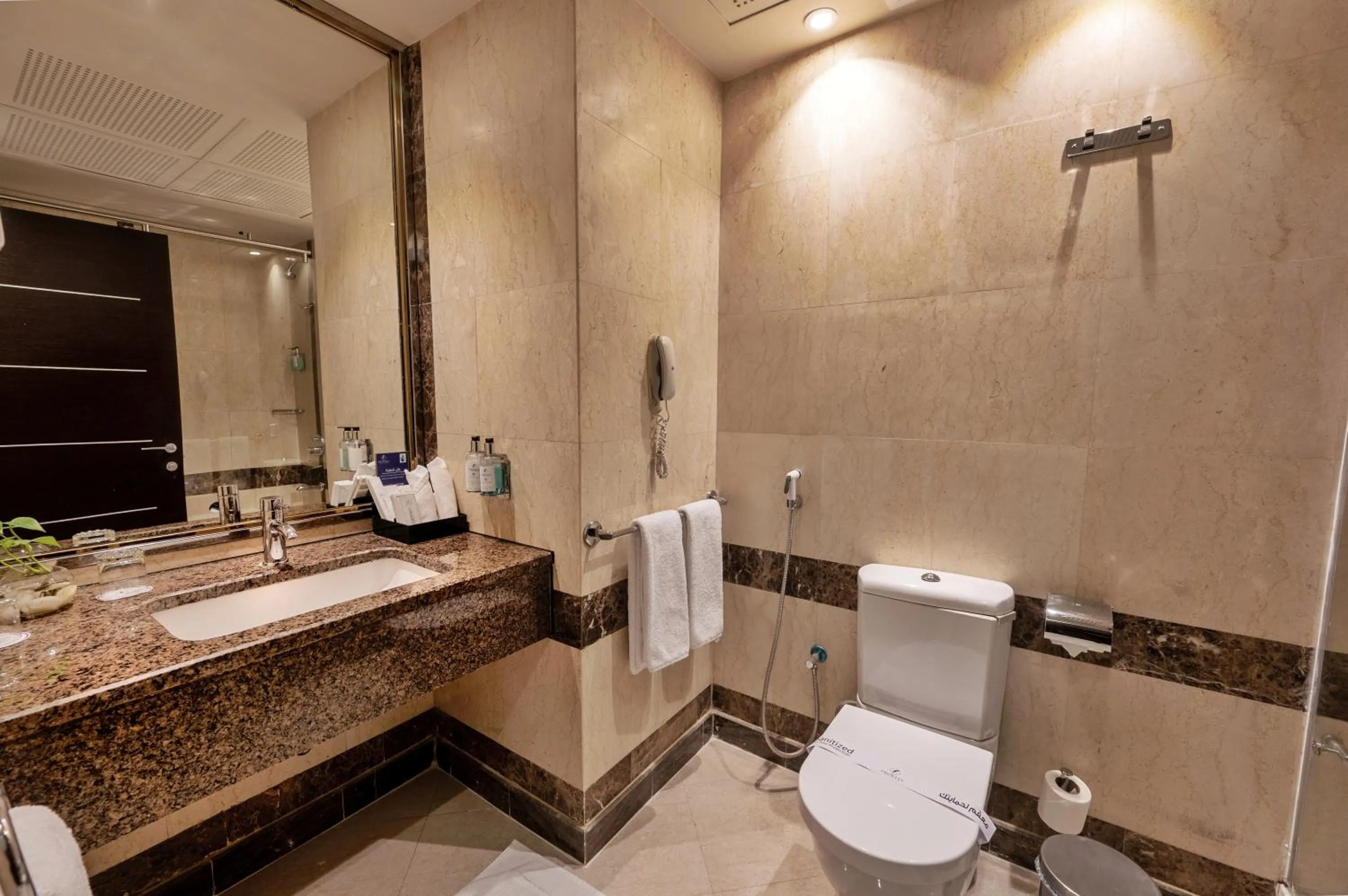 Bathroom in Maysan Al Harithia Hotel