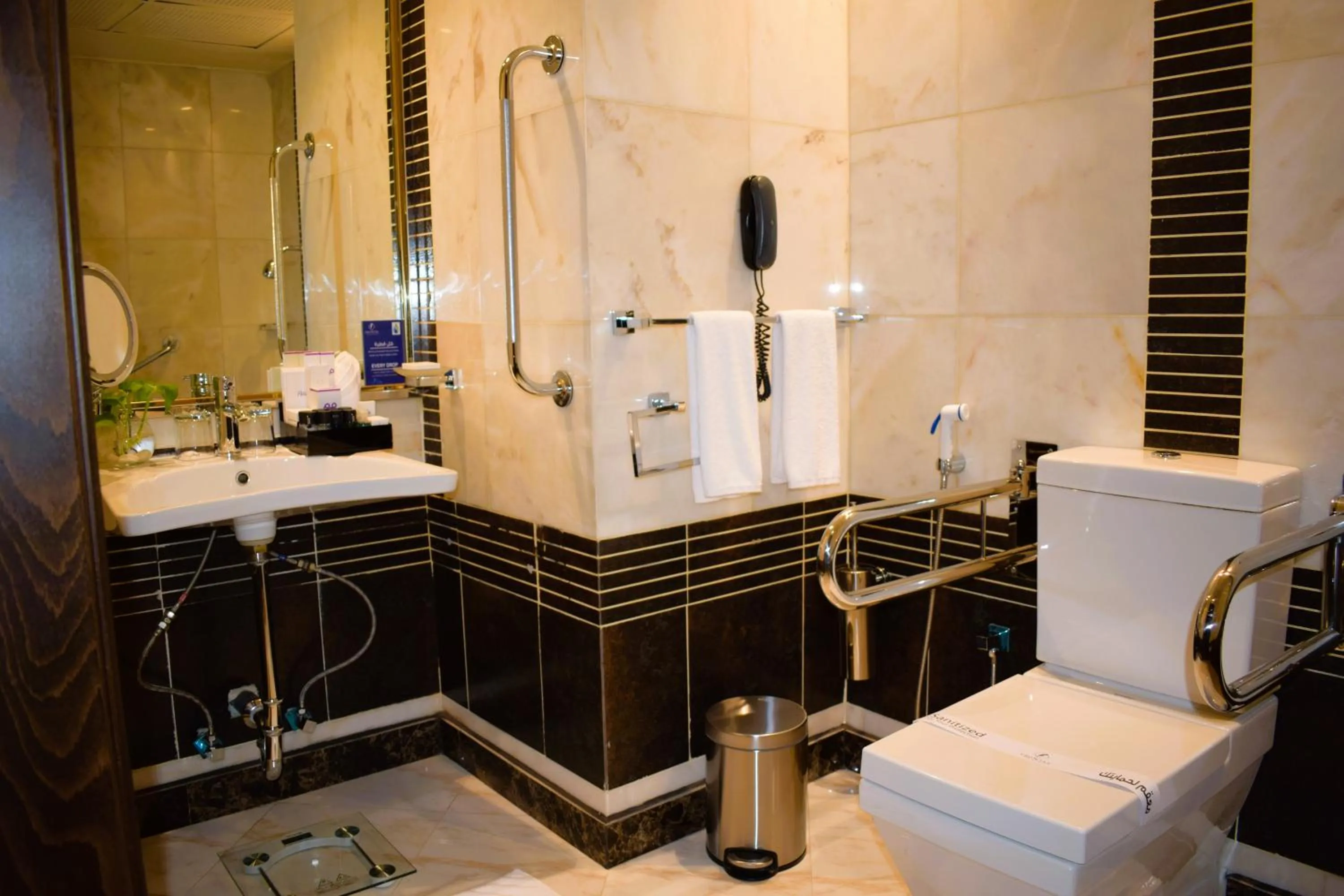 Frontel Al Harithia Hotel