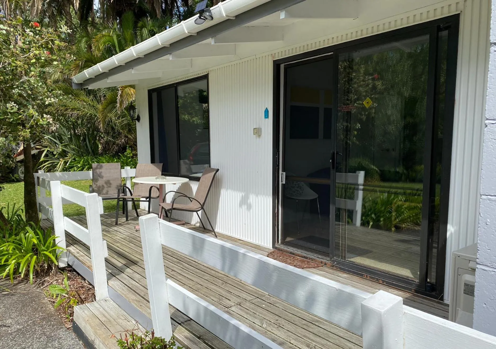 Colonial House Motel