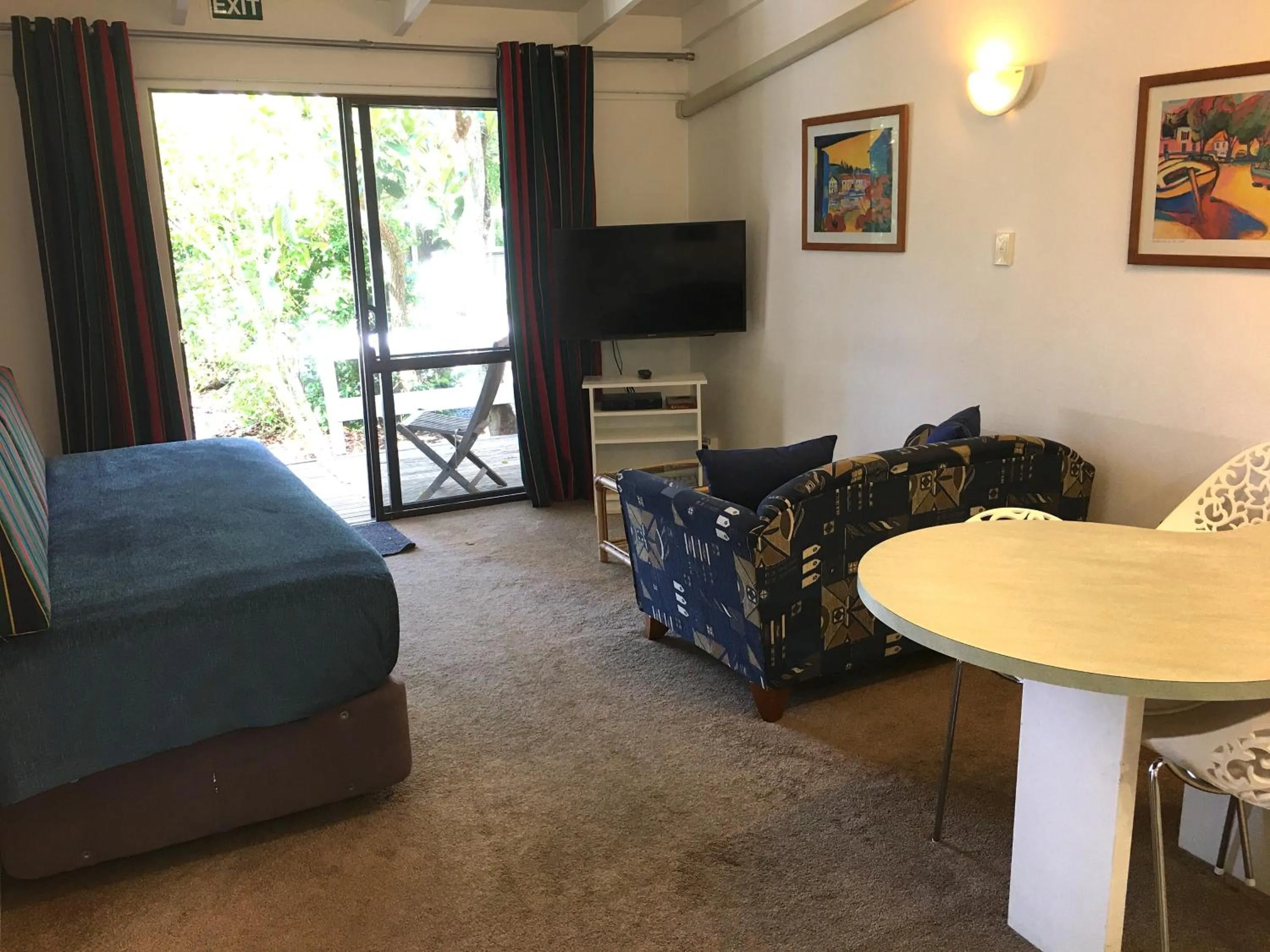 Colonial House Motel