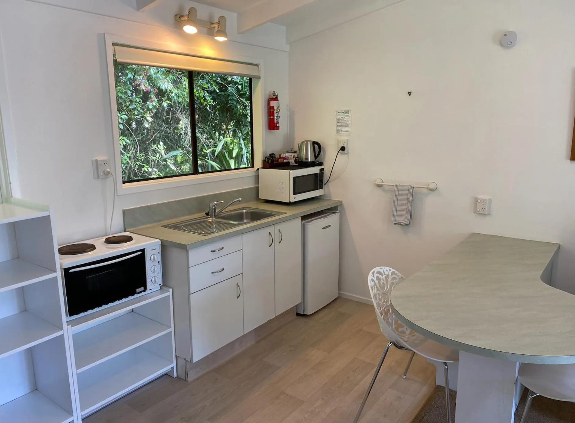 Colonial House Motel