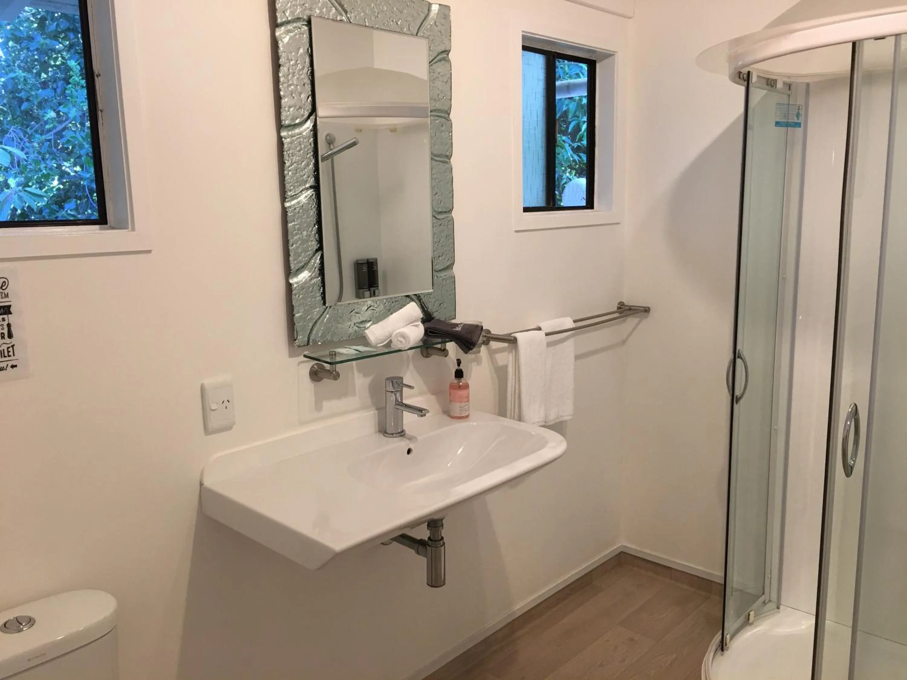 Colonial House Motel