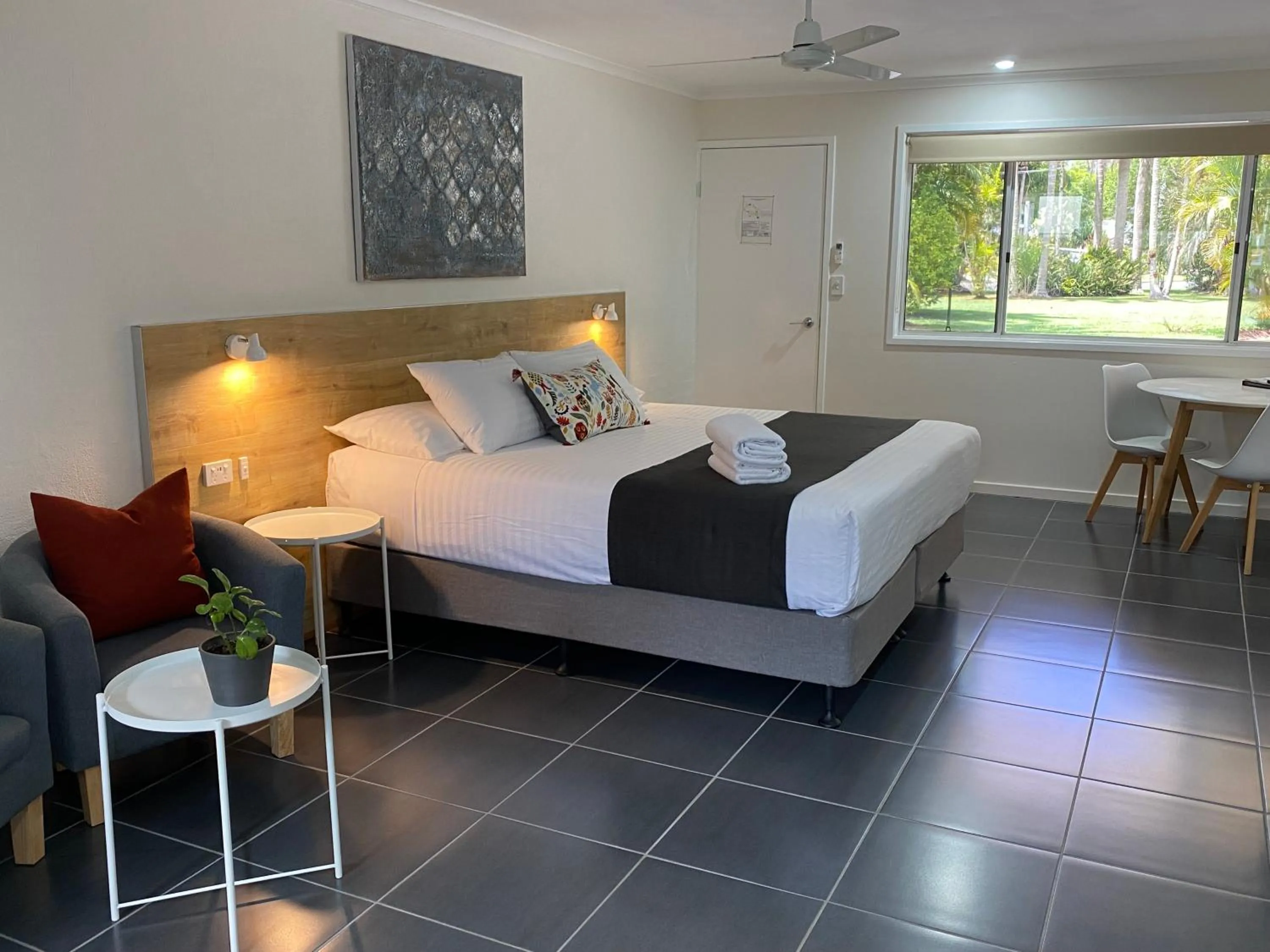 Bed in Tin Can Bay Motel