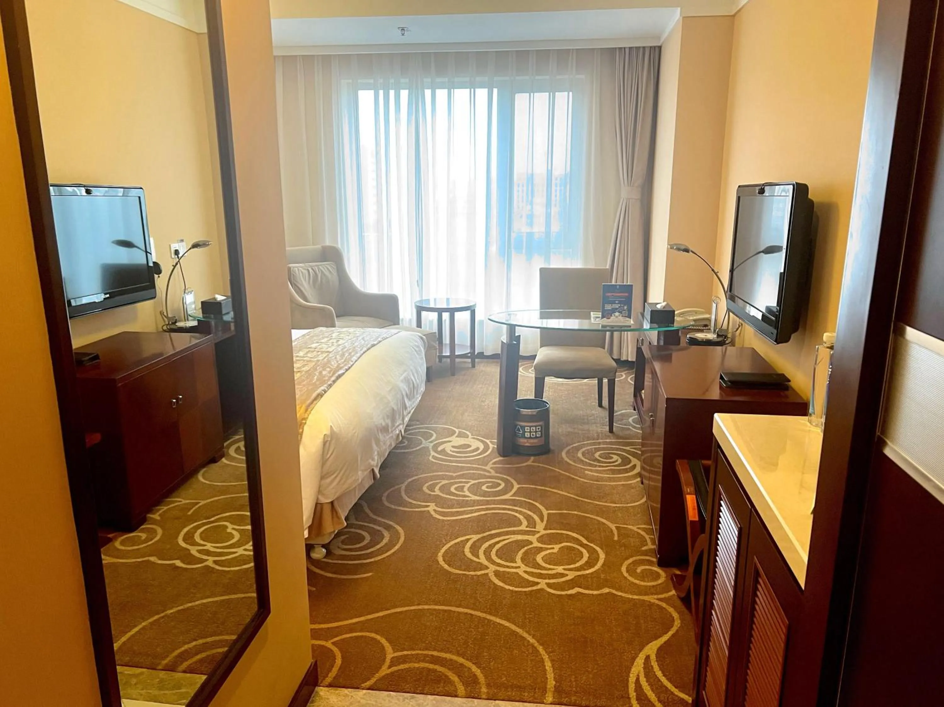 Photo of the whole room, Bed in Inner Mongolia Grand Hotel