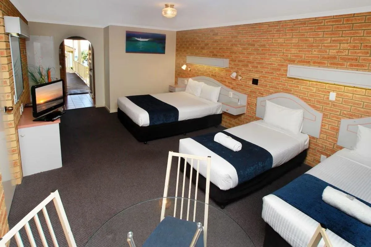 Bedroom, Bed in Twofold Bay Motor Inn