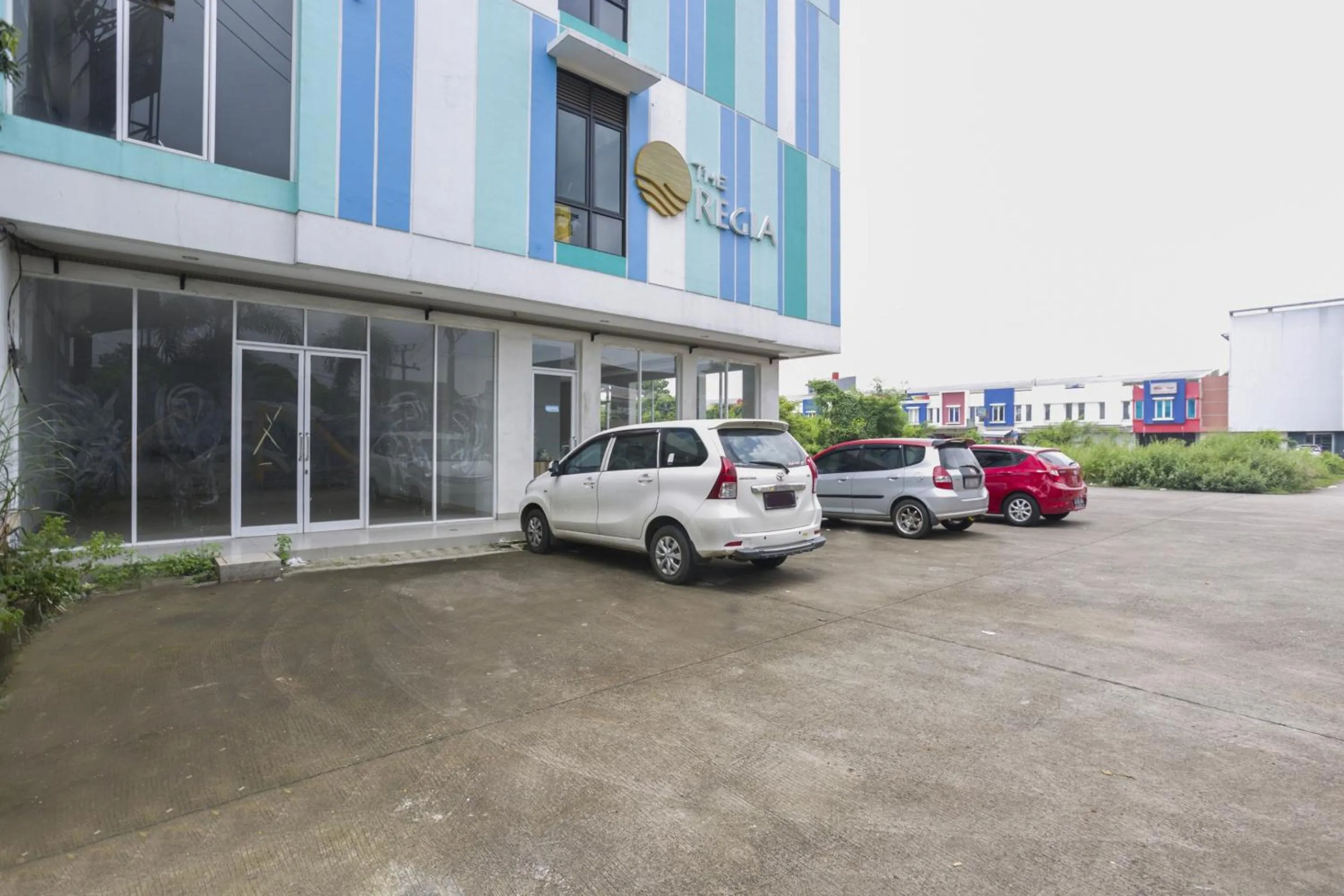 Facade/entrance in Collection O Bekasi Timur Near Gedung Juang Formerly Regia Tambun